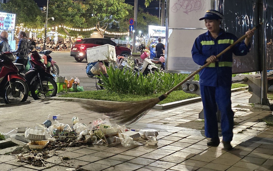 Đà Nẵng: Mỗi công nhân môi trường phải “ôm” hơn 8 tấn rác/ngày