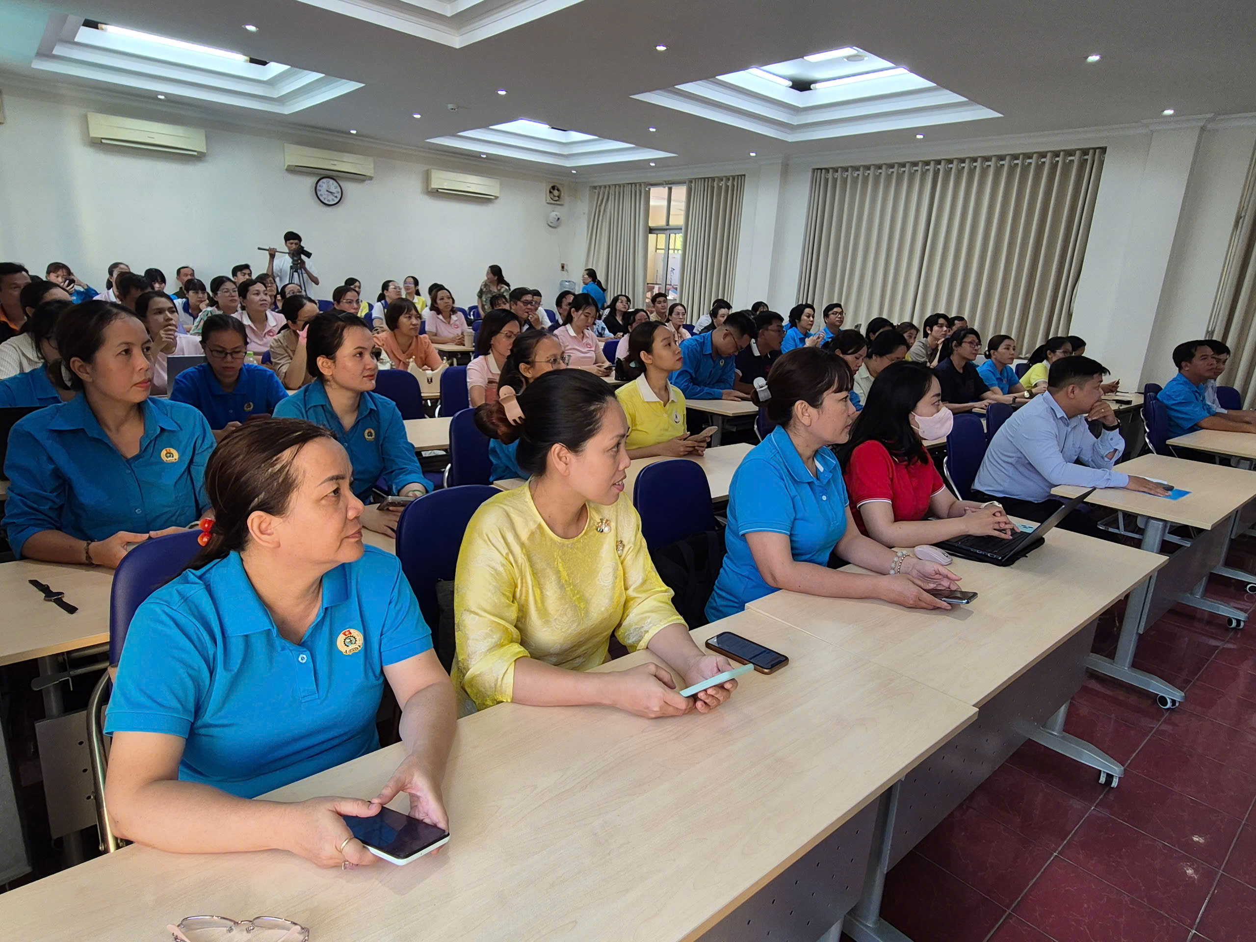LĐLĐ TPHCM khai mạc H&ocirc;̣i thi trực tuy&ecirc;́n "Tự hào giai c&acirc;́p c&ocirc;ng nh&acirc;n, C&ocirc;ng đoàn vững mạnh" - Ảnh 1.