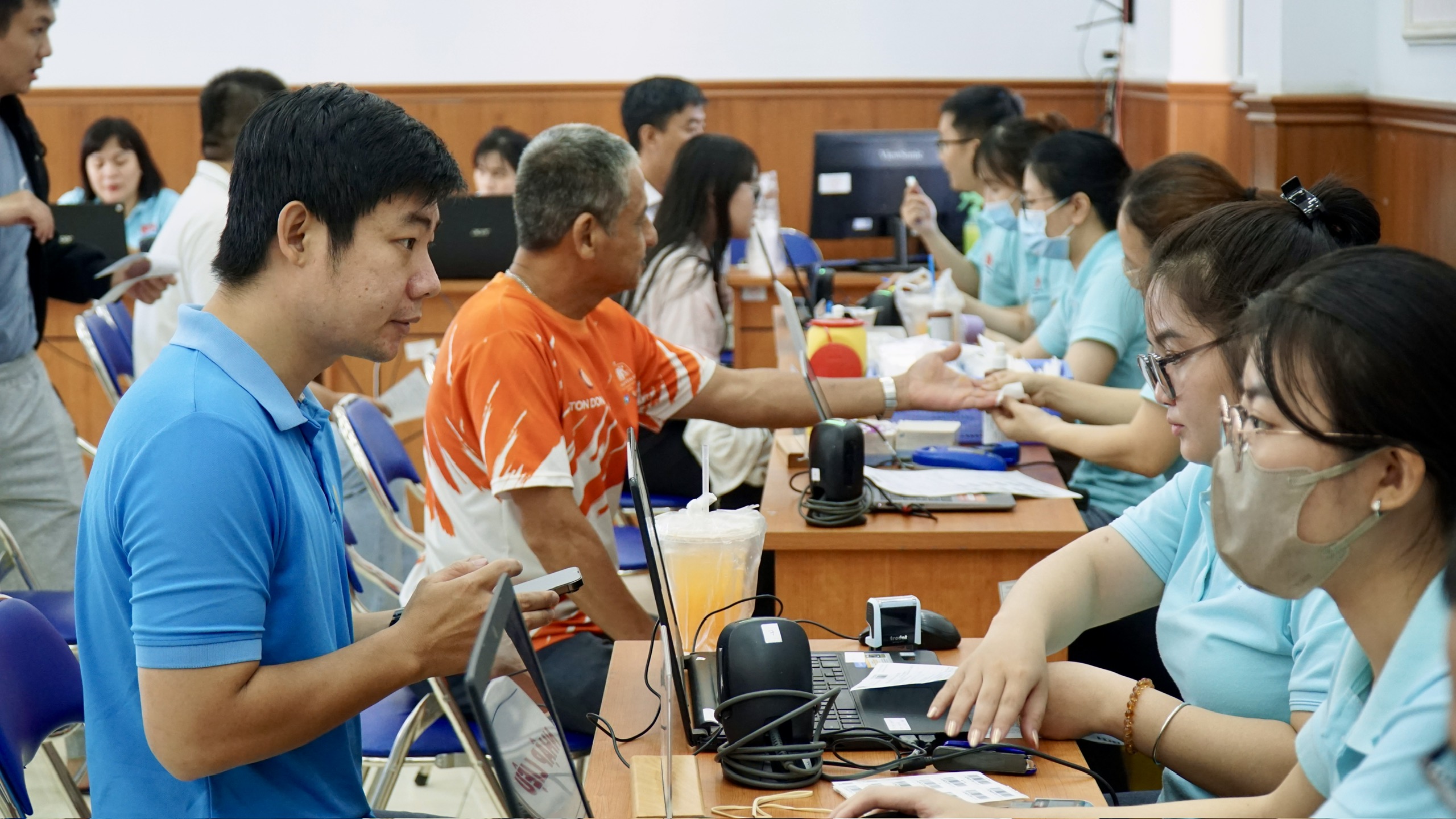 Lan tỏa nghĩa cử đẹp từ ngày hội hiến máu của đoàn viên, CNVC-LĐ - Ảnh 2.