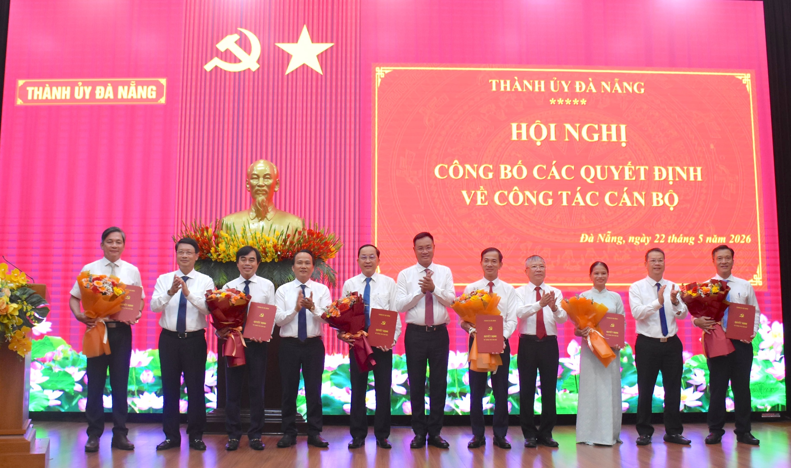 Đ&agrave; Nẵng c&ocirc;ng bố h&agrave;ng loạt quyết định điều động, bổ nhiệm c&aacute;n bộ chủ chốt - Ảnh 1.