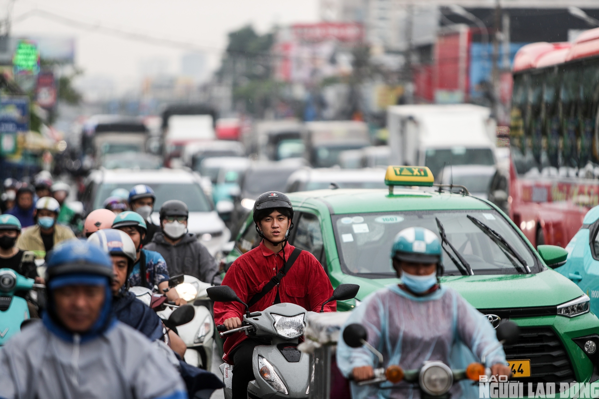 TPHCM tăng tốc hoàn thành Quốc lộ 13 và suối Cái trong năm 2026 - Ảnh 2.