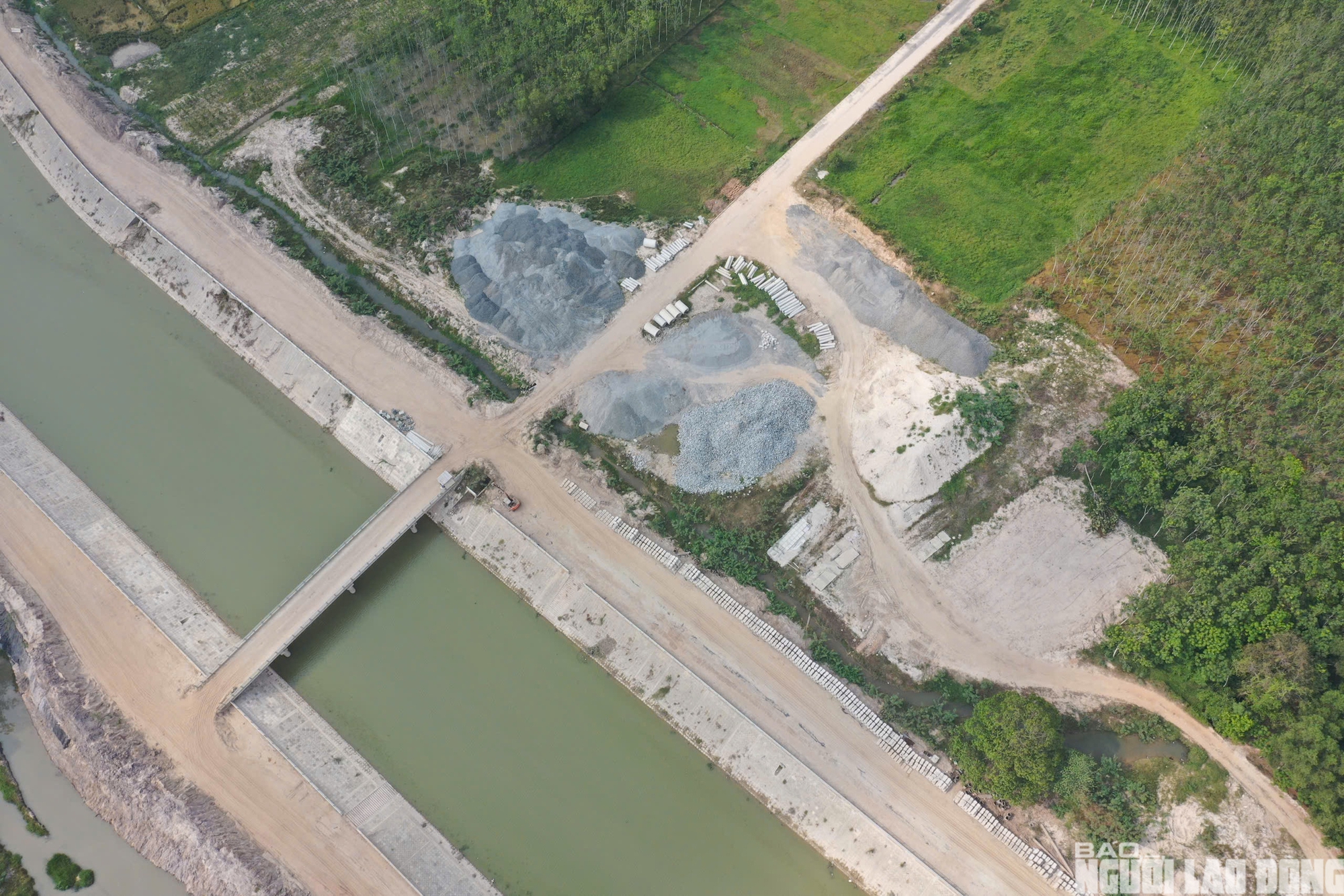 TPHCM tăng tốc hoàn thành Quốc lộ 13 và suối Cái trong năm 2026 - Ảnh 11.