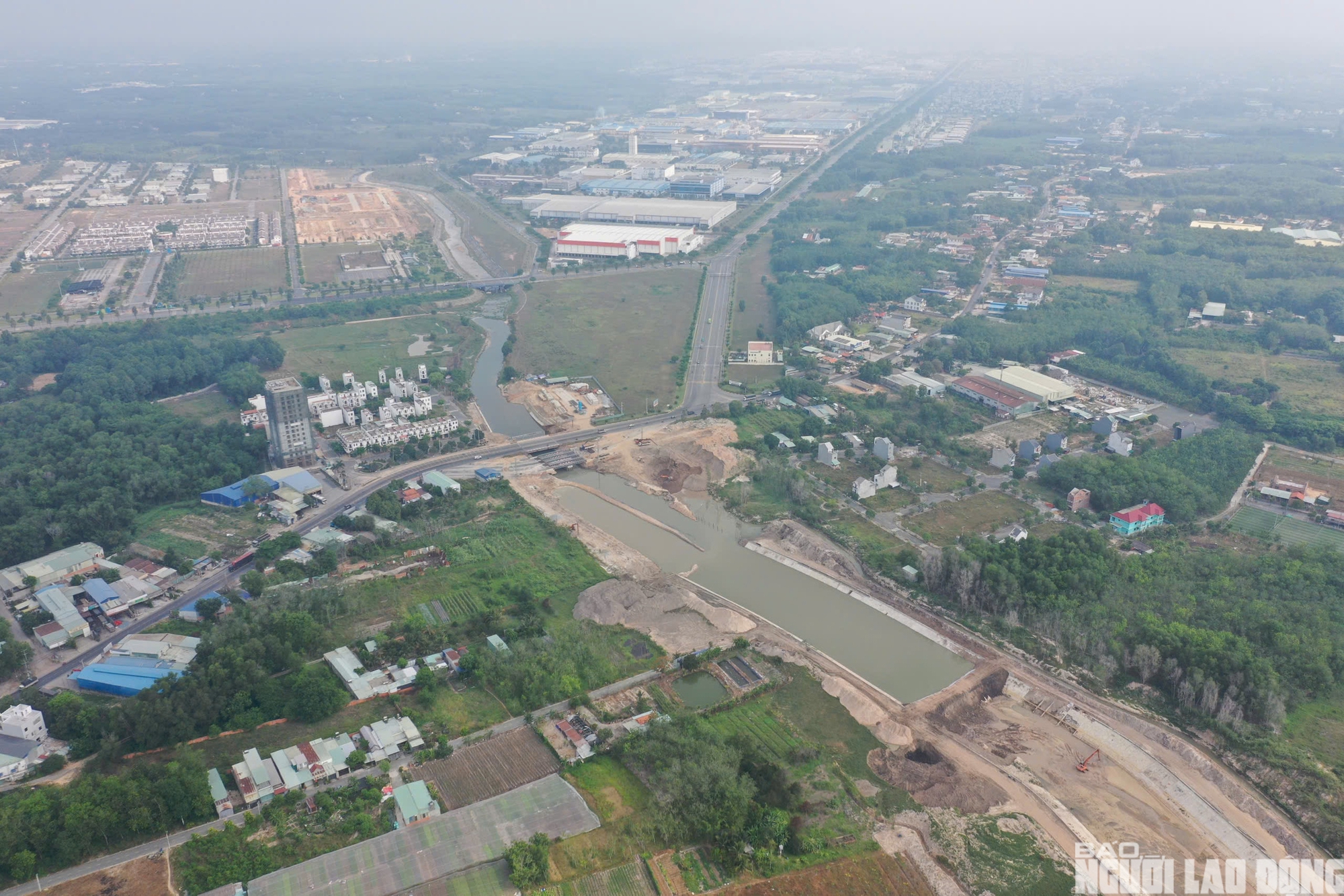 TPHCM tăng tốc hoàn thành Quốc lộ 13 và suối Cái trong năm 2026 - Ảnh 16.