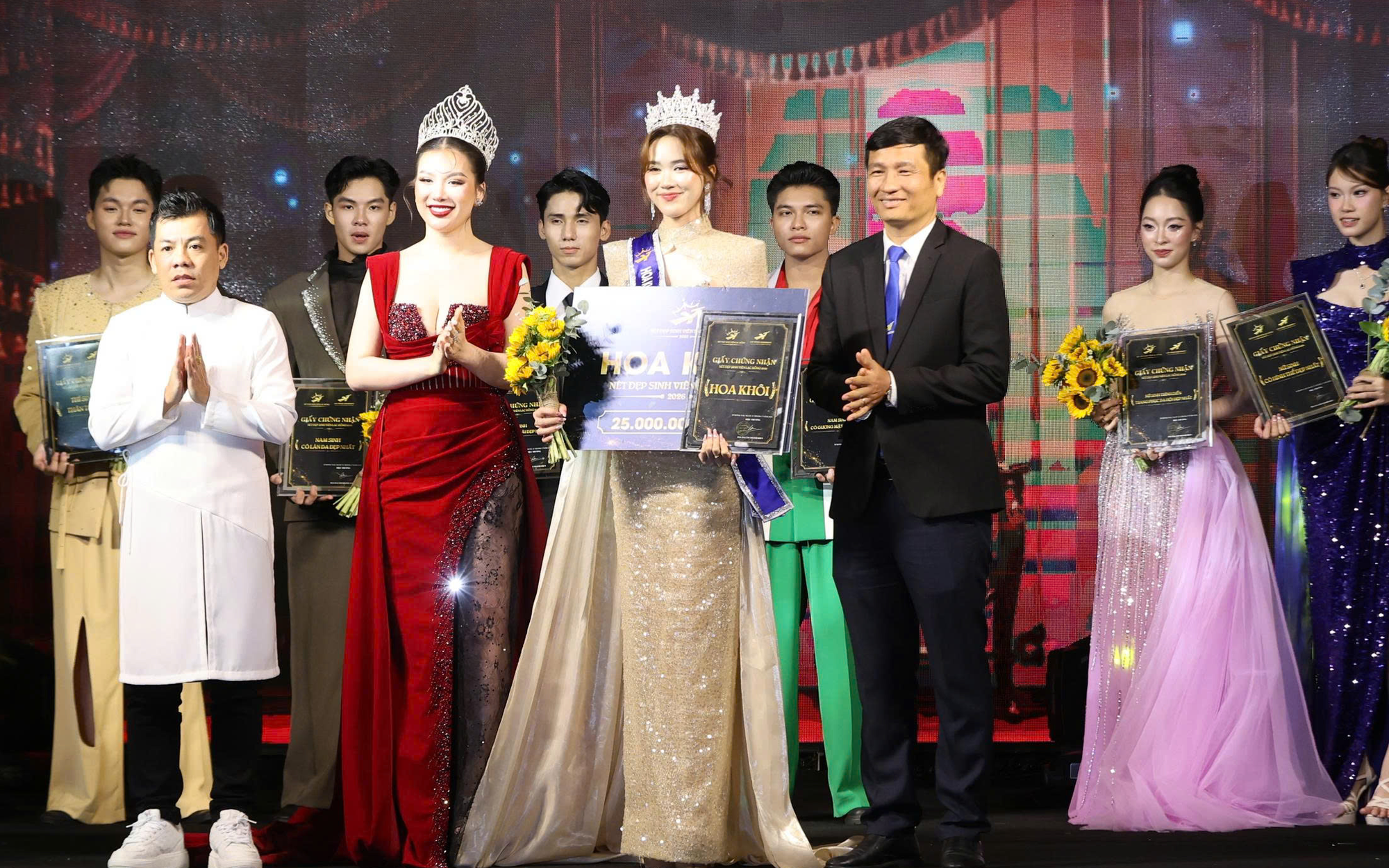 Lộ diện Hoa khôi và Nam vương "Nét đẹp sinh viên Lạc Hồng" năm 2026