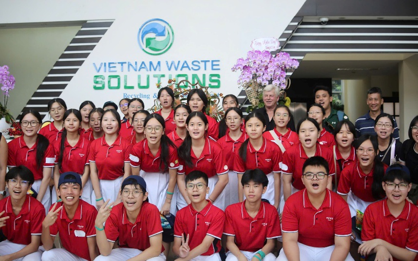 VWS đón học sinh Singapore tham quan Khu liên hợp xử lý rác Đa Phước