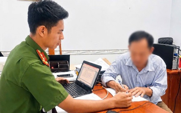 Người đàn ông ở Cà Mau được giáo dục về trách nhiệm khi sử dụng mạng xã hội