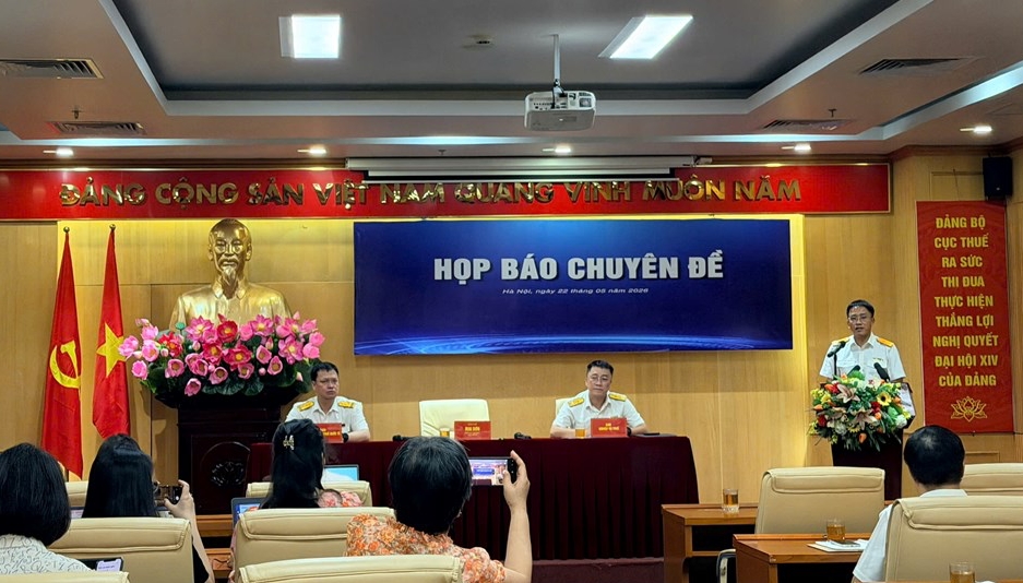 L&atilde;nh đạo Cục Thuế n&oacute;i về việc nợ thuế số tiền nhỏ vẫn bị tạm ho&atilde;n xuất cảnh - Ảnh 1.