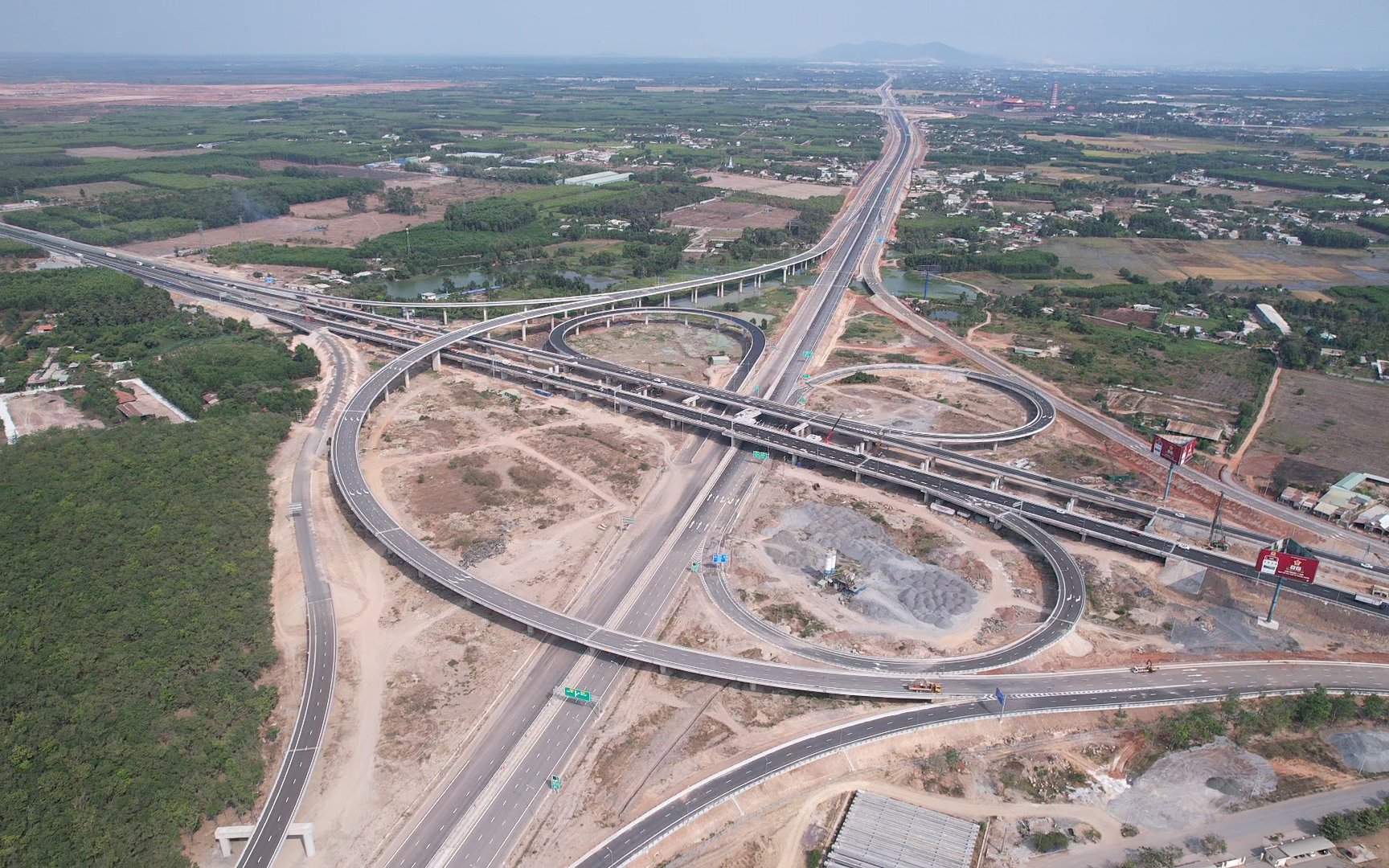 Từ 24-5, mở nút giao Long Thành kết nối với đường cao tốc Biên Hoà-Vũng Tàu, tài xế cần lưu ý