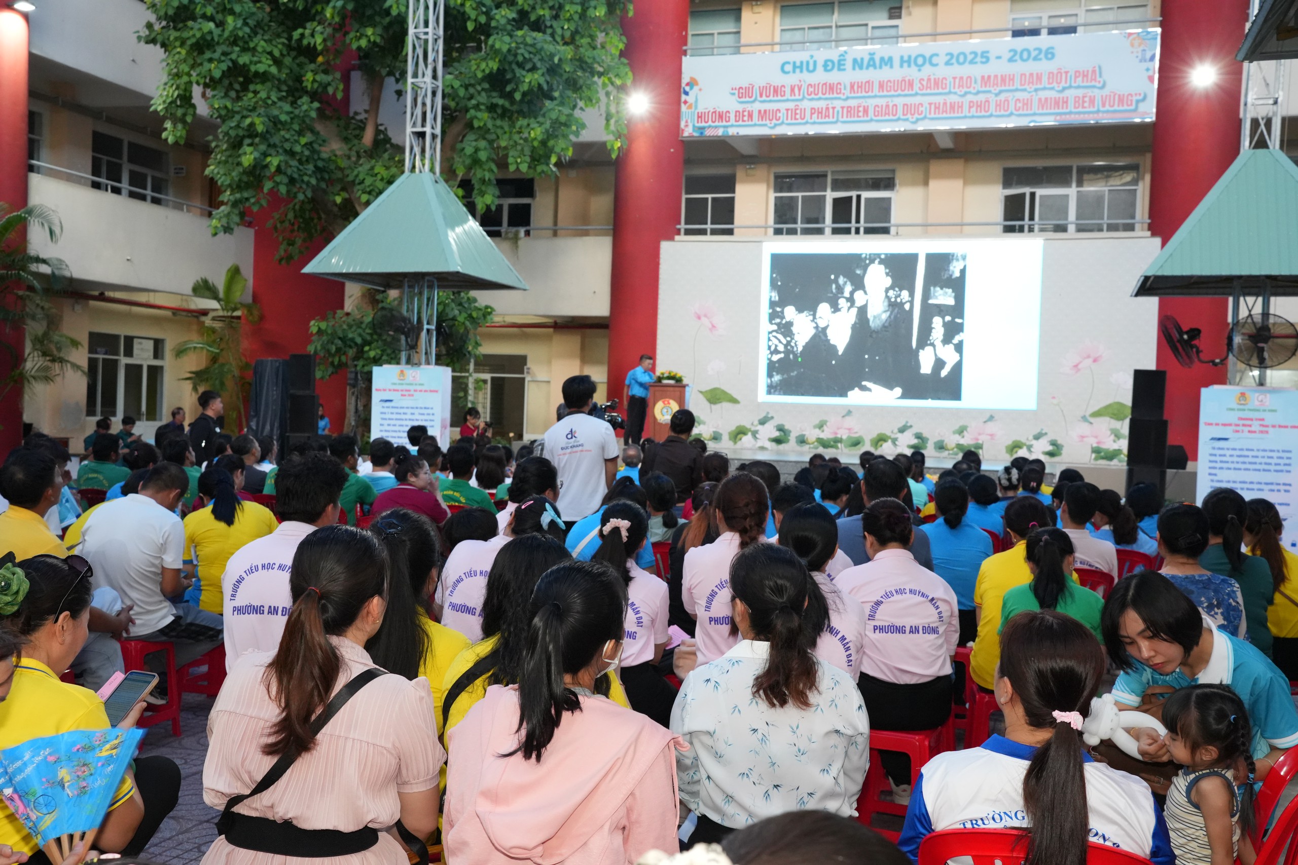 C&ocirc;ng đo&agrave;n phường An Đ&ocirc;ng tổ chức chuỗi hoạt động hưởng ứng Th&aacute;ng C&ocirc;ng nh&acirc;n - Ảnh 3.