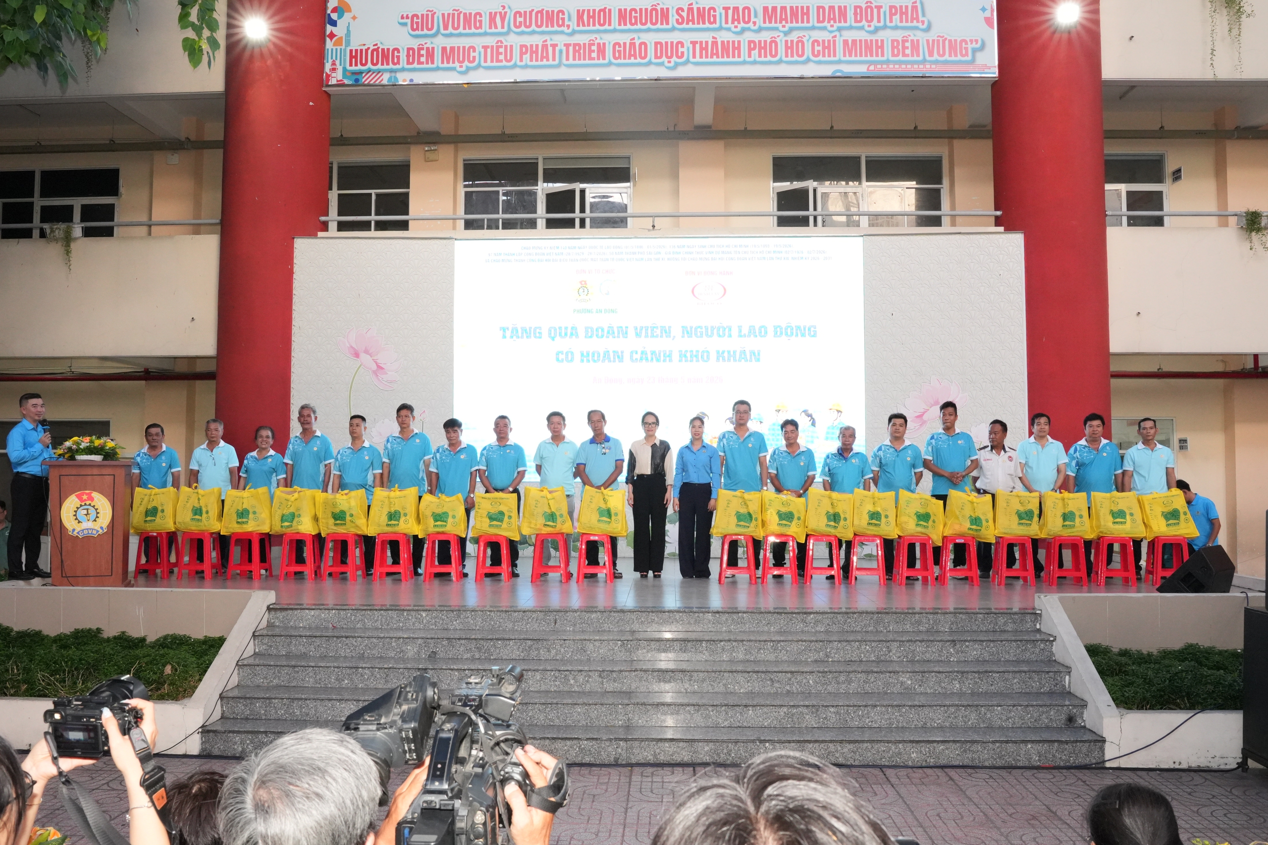 C&ocirc;ng đo&agrave;n phường An Đ&ocirc;ng tổ chức chuỗi hoạt động hưởng ứng Th&aacute;ng C&ocirc;ng nh&acirc;n - Ảnh 13.