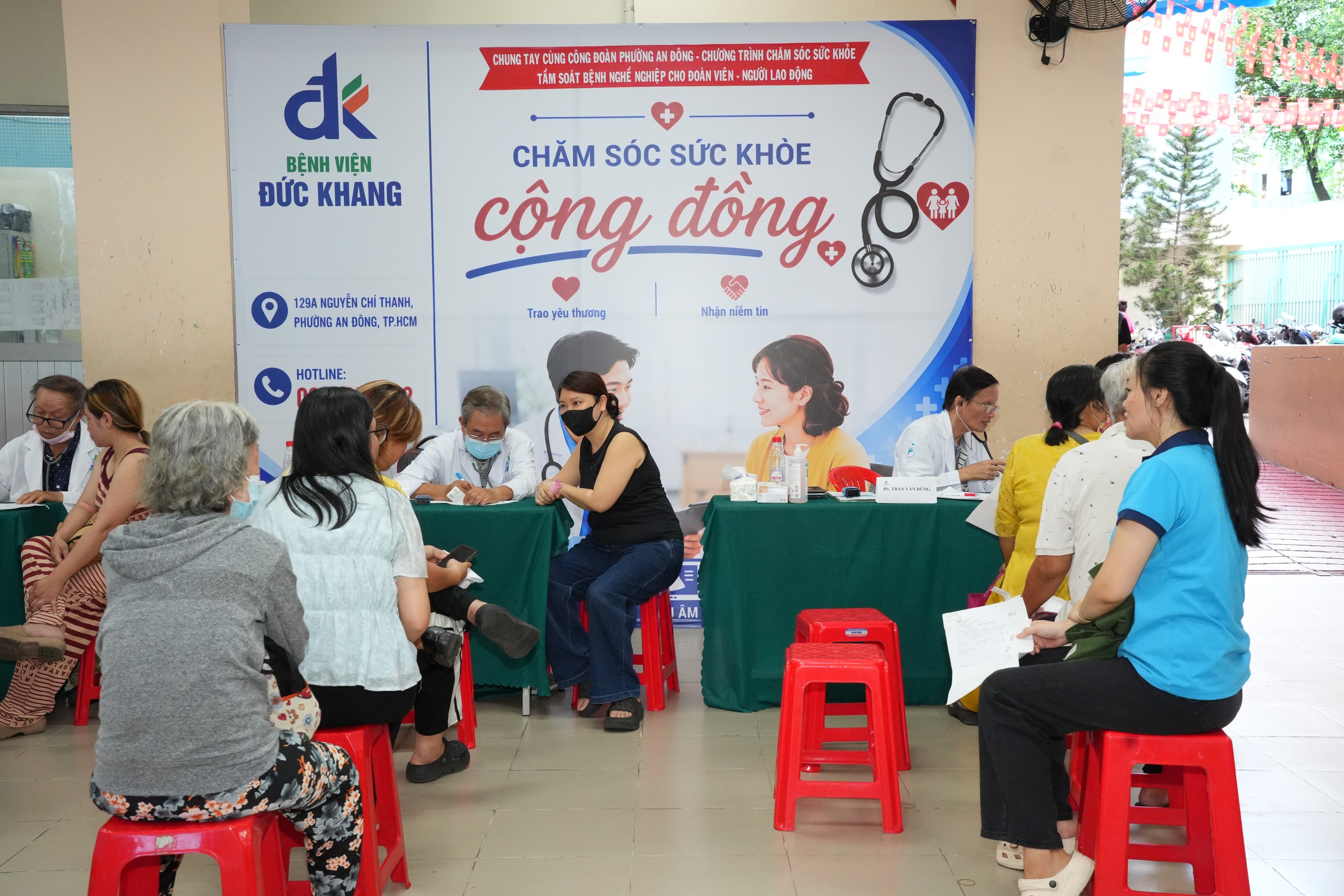 C&ocirc;ng đo&agrave;n phường An Đ&ocirc;ng tổ chức chuỗi hoạt động hưởng ứng Th&aacute;ng C&ocirc;ng nh&acirc;n - Ảnh 4.