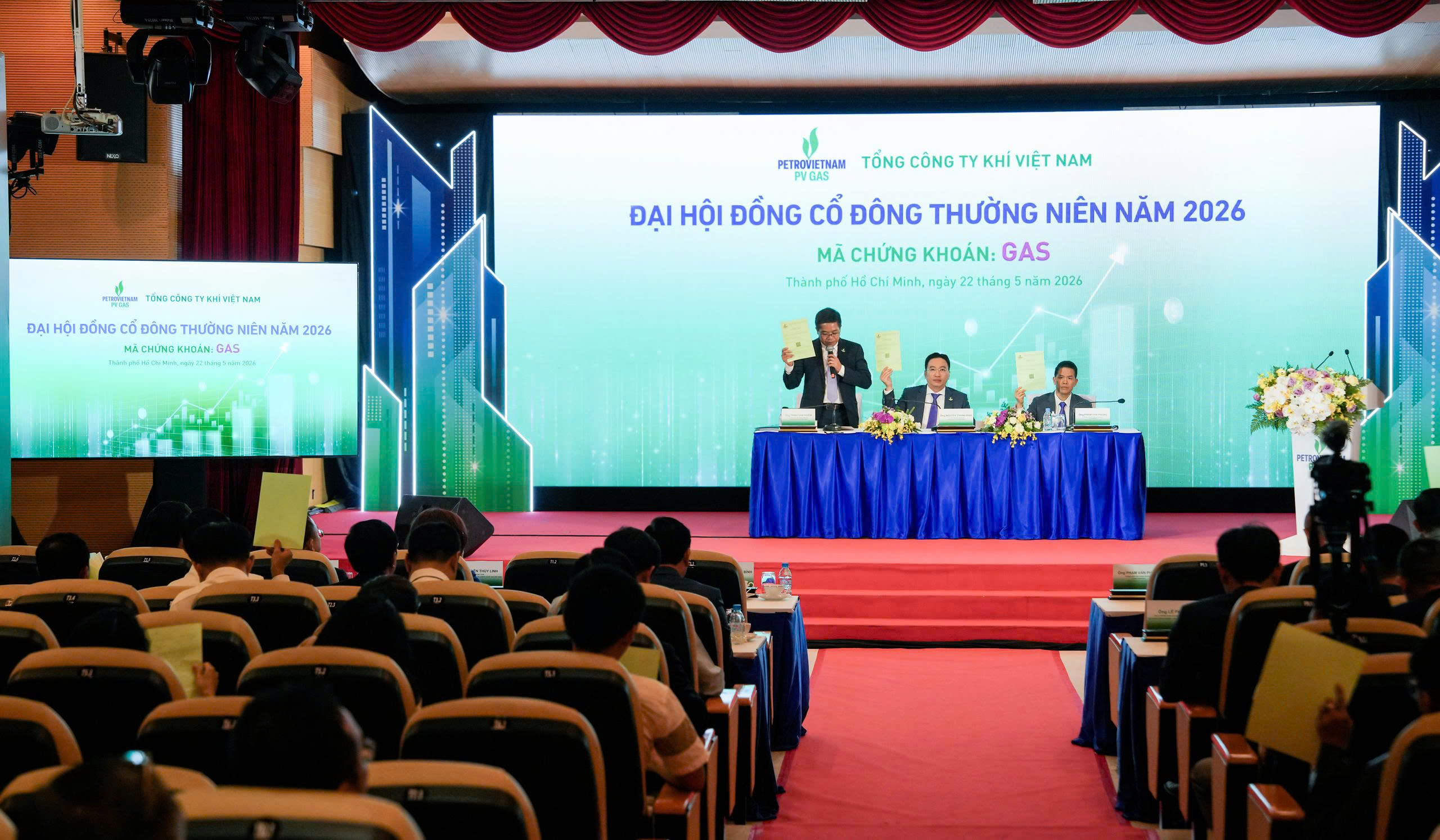 PV GAS b&aacute;o l&atilde;i kỷ lục, doanh thu tương đương 1,1% GDP Việt Nam - Ảnh 1.