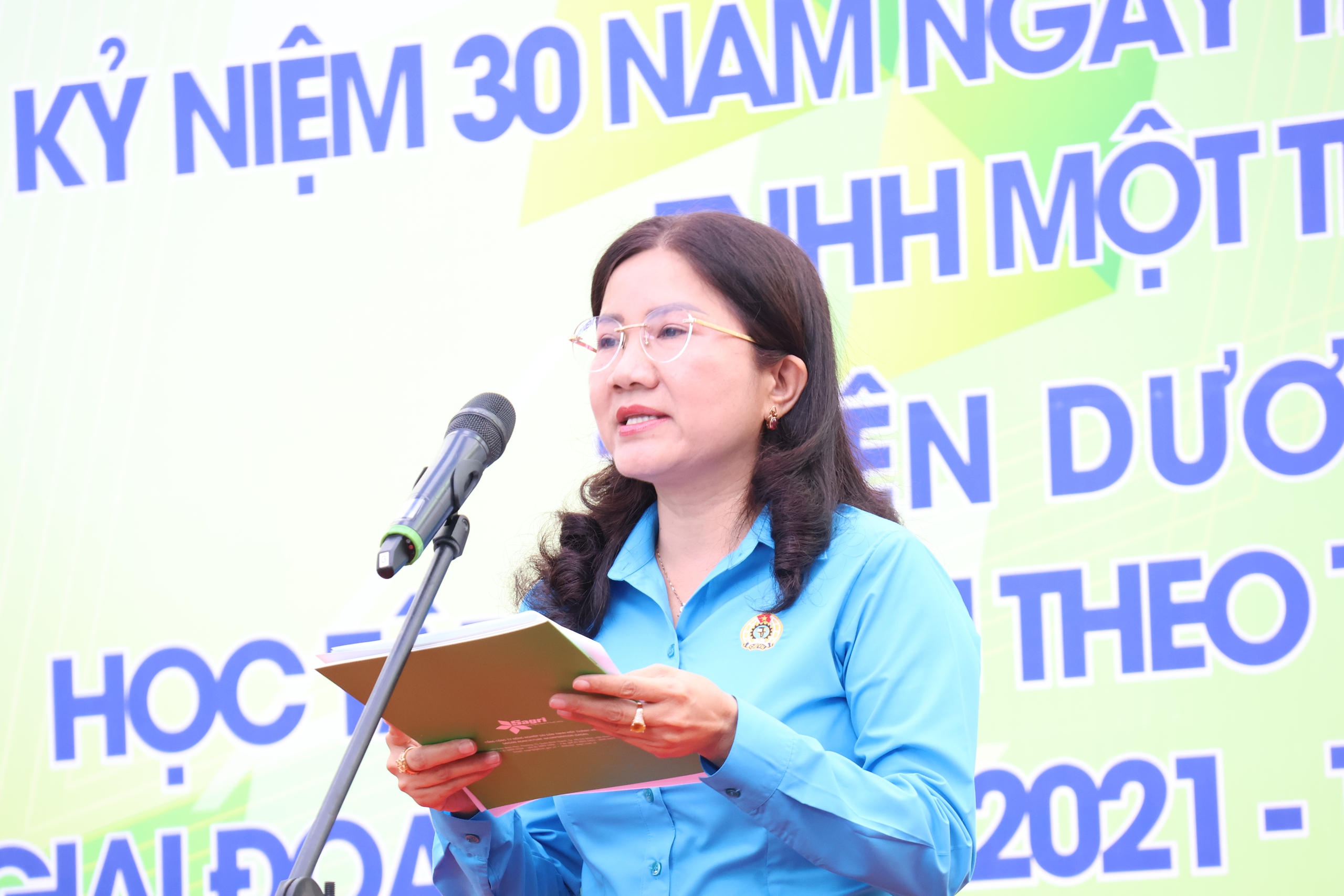 Ng&agrave;y hội C&ocirc;ng nh&acirc;n Sagri: Trao qu&agrave;, mở phi&ecirc;n chợ ưu đ&atilde;i cho đo&agrave;n vi&ecirc;n, người lao động - Ảnh 7.