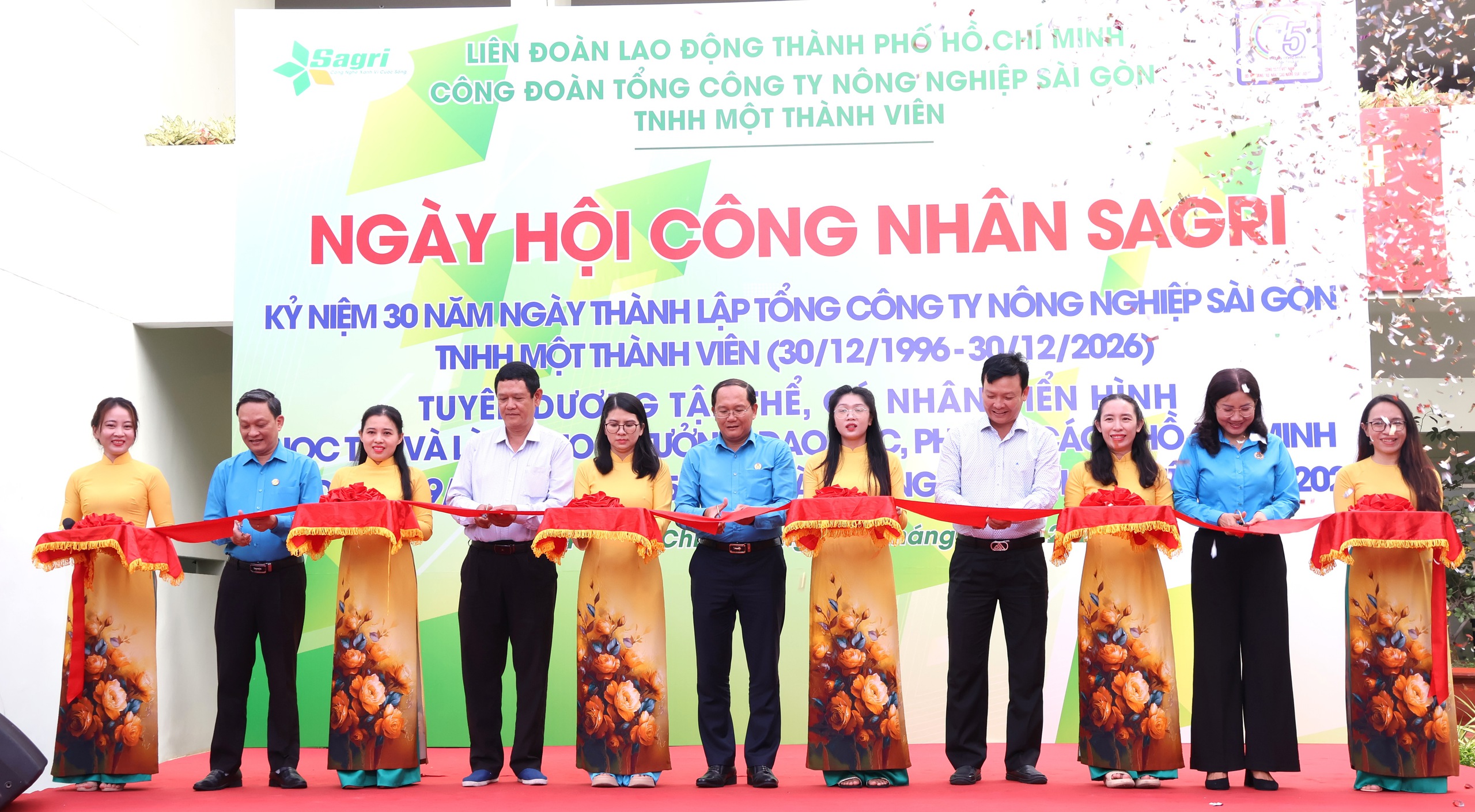 Ng&agrave;y hội C&ocirc;ng nh&acirc;n Sagri: Trao qu&agrave;, mở phi&ecirc;n chợ ưu đ&atilde;i cho đo&agrave;n vi&ecirc;n, người lao động - Ảnh 1.