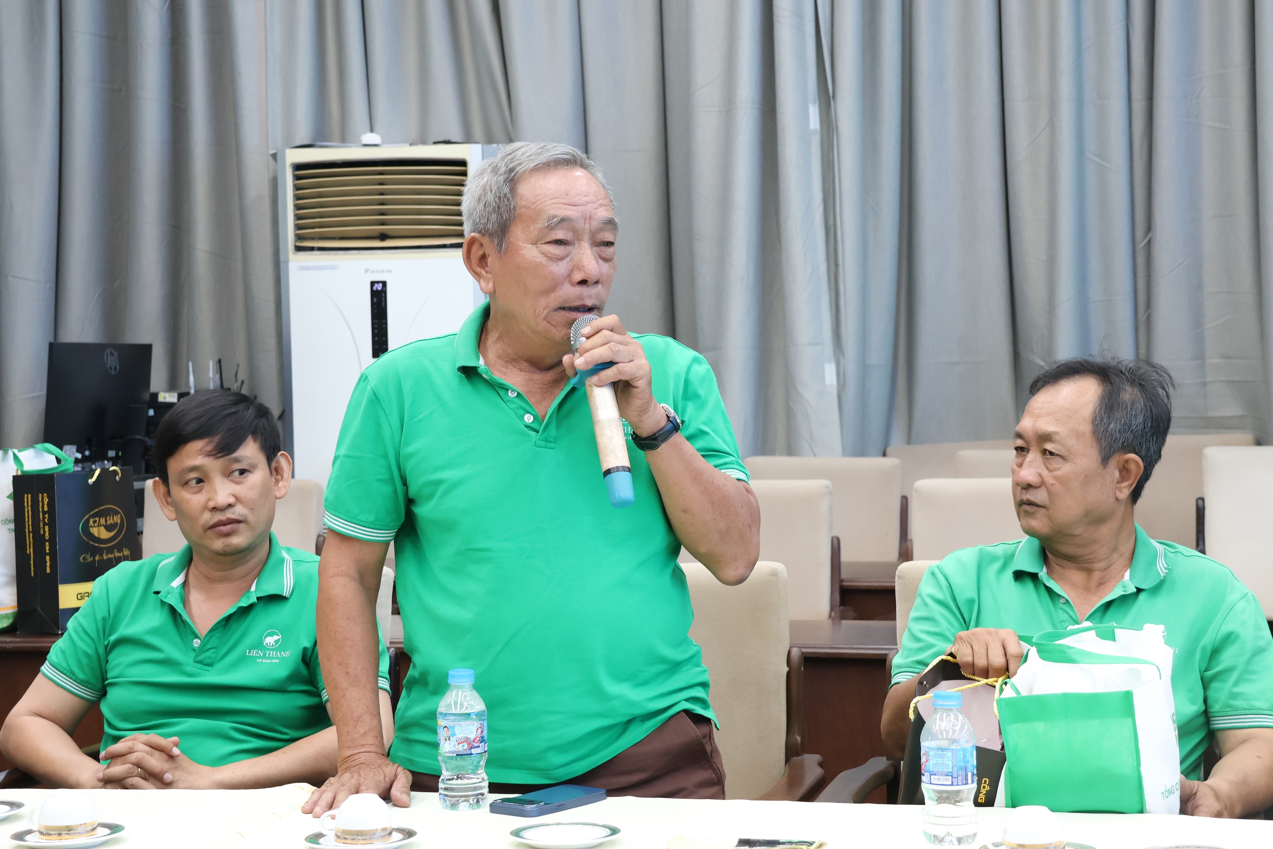 Ng&agrave;y hội C&ocirc;ng nh&acirc;n Sagri: Trao qu&agrave;, mở phi&ecirc;n chợ ưu đ&atilde;i cho đo&agrave;n vi&ecirc;n, người lao động - Ảnh 6.
