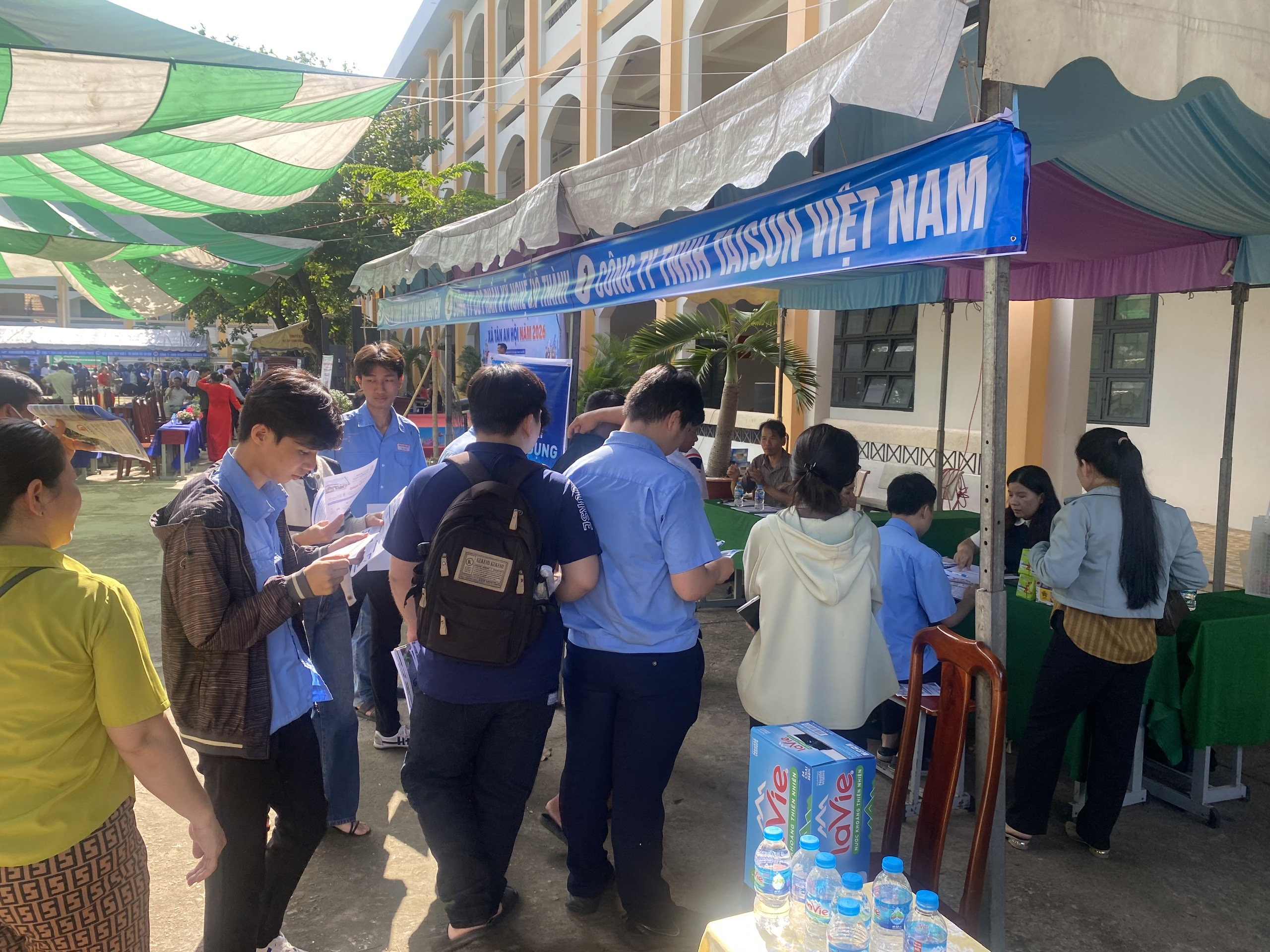 Nh&oacute;m ng&agrave;nh cơ kh&iacute;, điện lạnh, &ocirc; t&ocirc; tiếp tục "kh&aacute;t" nh&acirc;n lực - Ảnh 2.
