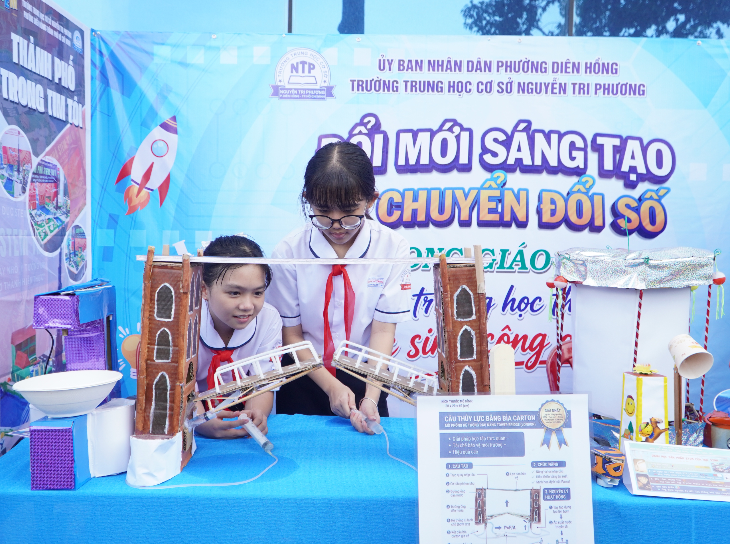 Phường Diên Hồng vào chiến dịch bứt phá, "Đi từng ngõ, gõ từng nhà, rà từng người" - Ảnh 3.