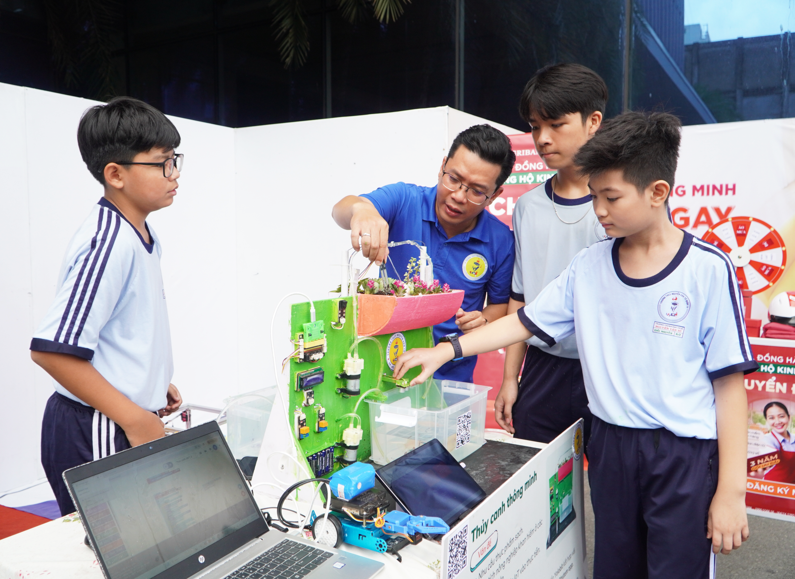 Phường Diên Hồng vào chiến dịch bứt phá, "Đi từng ngõ, gõ từng nhà, rà từng người" - Ảnh 4.
