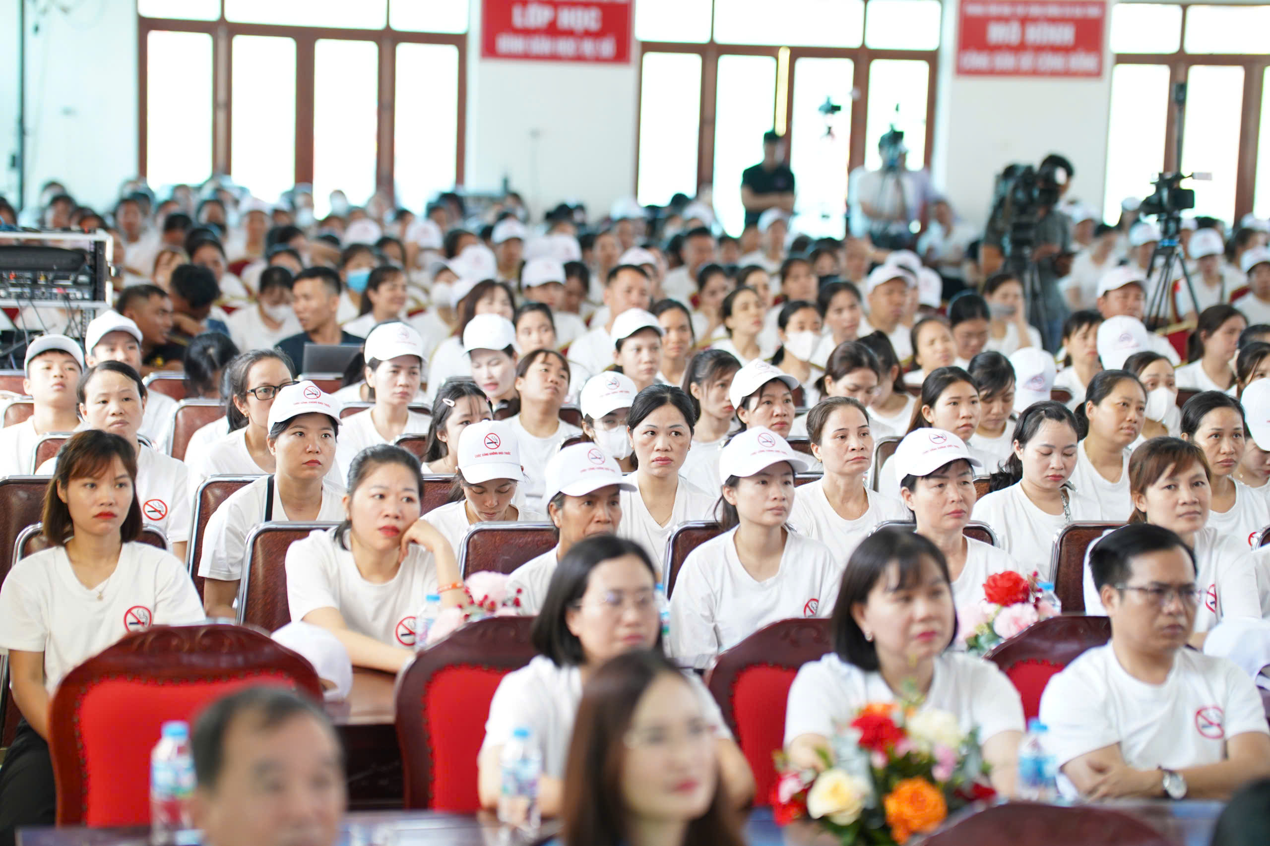 Tiếp tục đẩy mạnh tuy&ecirc;n truyền về t&aacute;c hại của thuốc l&aacute; v&agrave; c&aacute;c sản phẩm nicotine thế hệ mới - Ảnh 5.