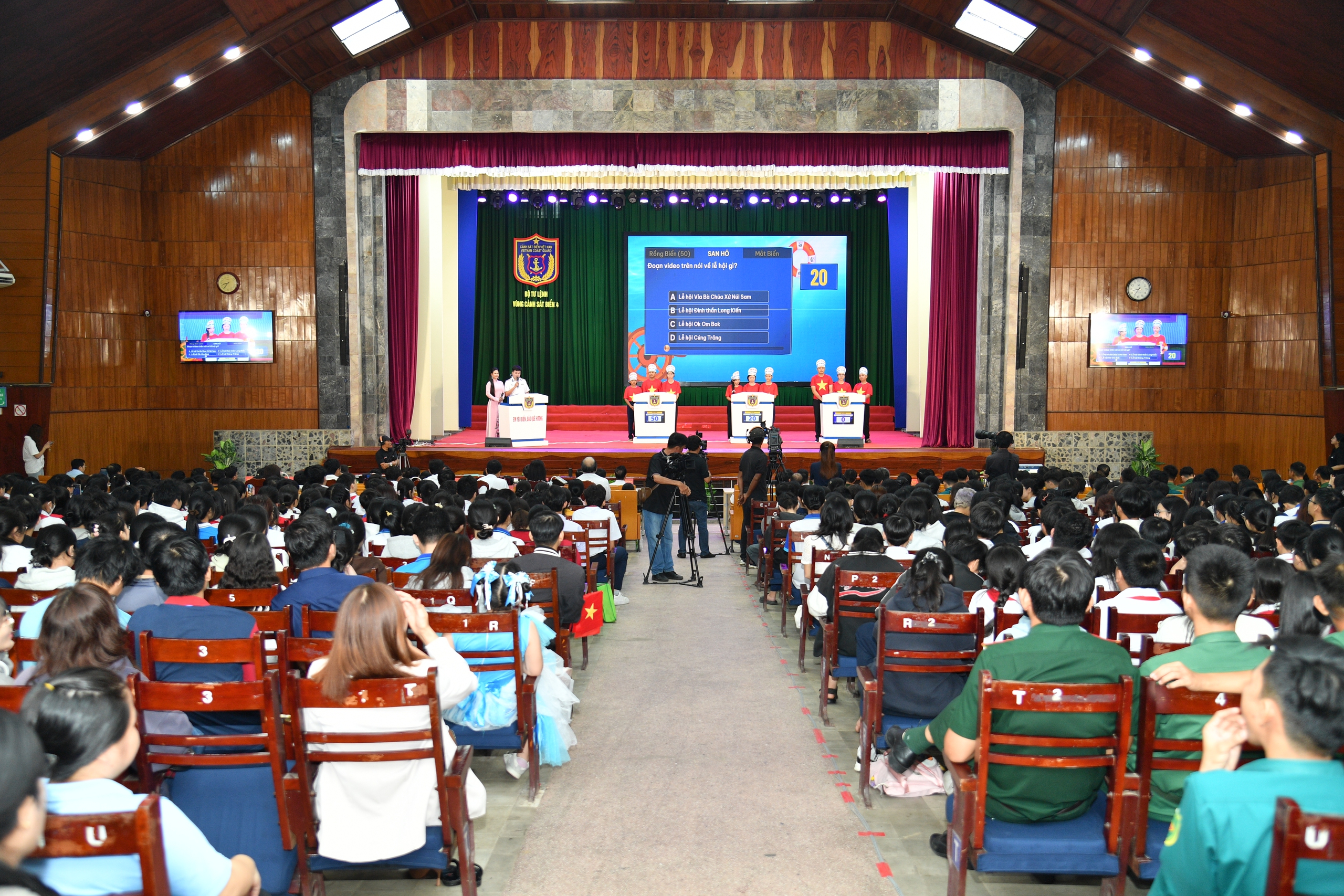 Đội thi của tỉnh C&agrave; Mau đoạt giải nhất cuộc thi "Em y&ecirc;u biển, đảo qu&ecirc; hương" - Ảnh 1.