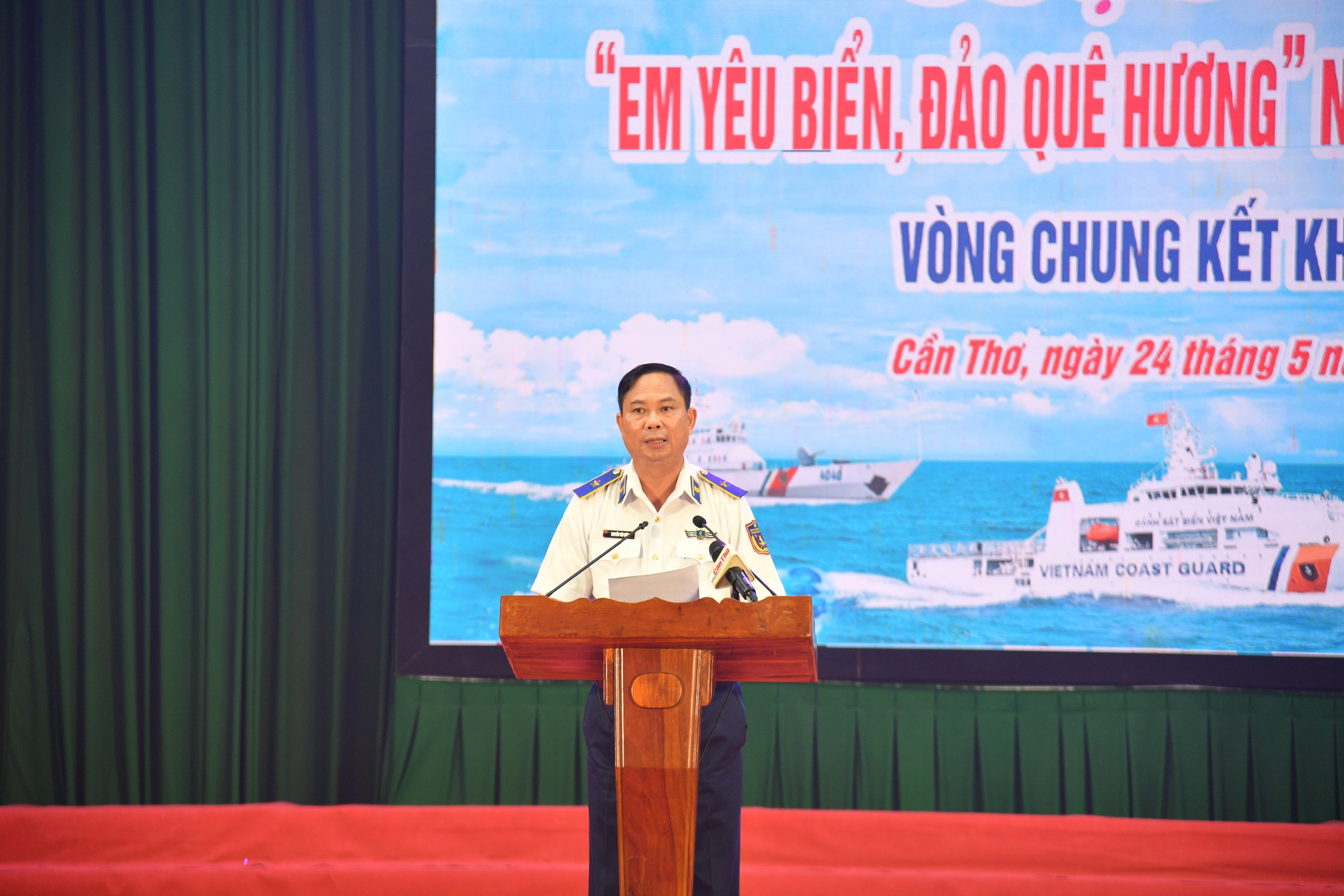 Đội thi của tỉnh C&agrave; Mau đoạt giải nhất cuộc thi "Em y&ecirc;u biển, đảo qu&ecirc; hương" - Ảnh 6.