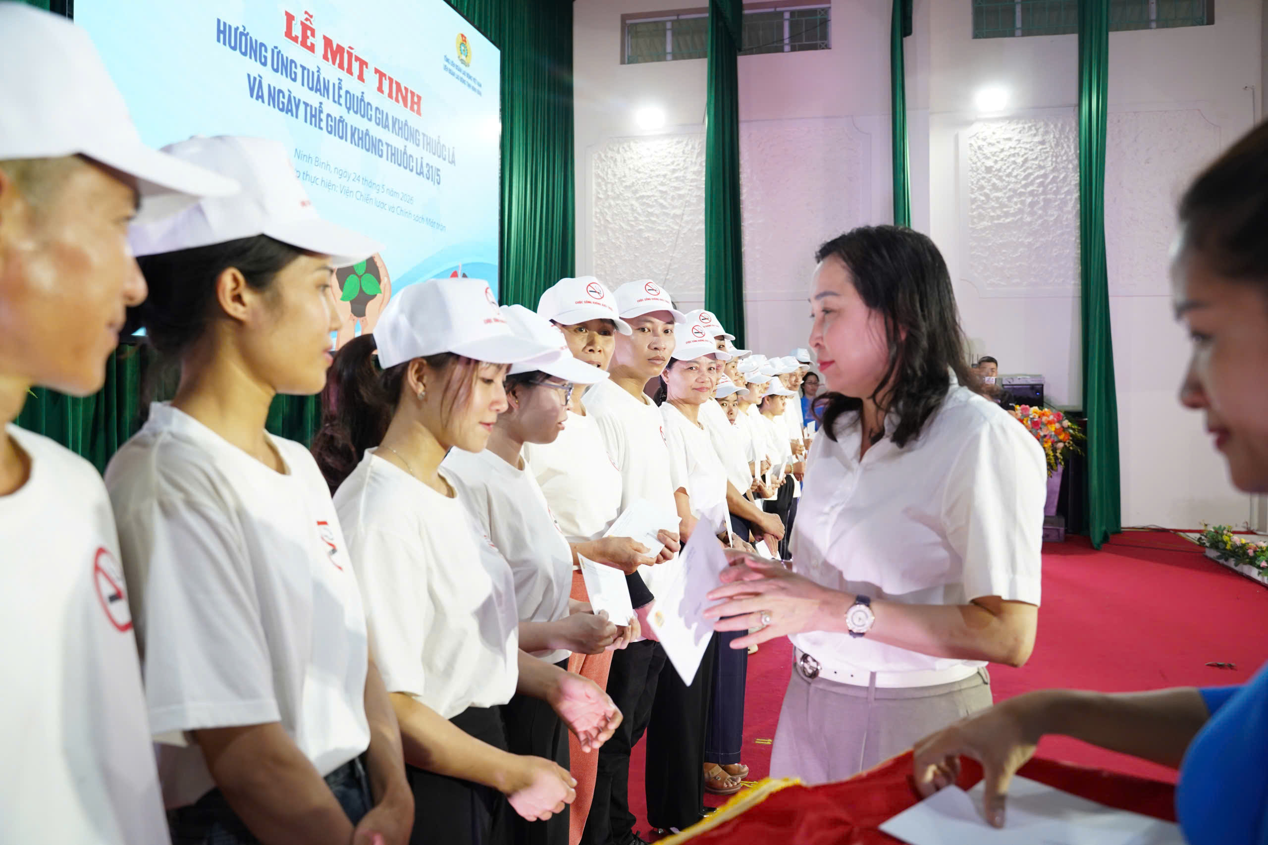 Tiếp tục đẩy mạnh tuy&ecirc;n truyền về t&aacute;c hại của thuốc l&aacute; v&agrave; c&aacute;c sản phẩm nicotine thế hệ mới - Ảnh 9.
