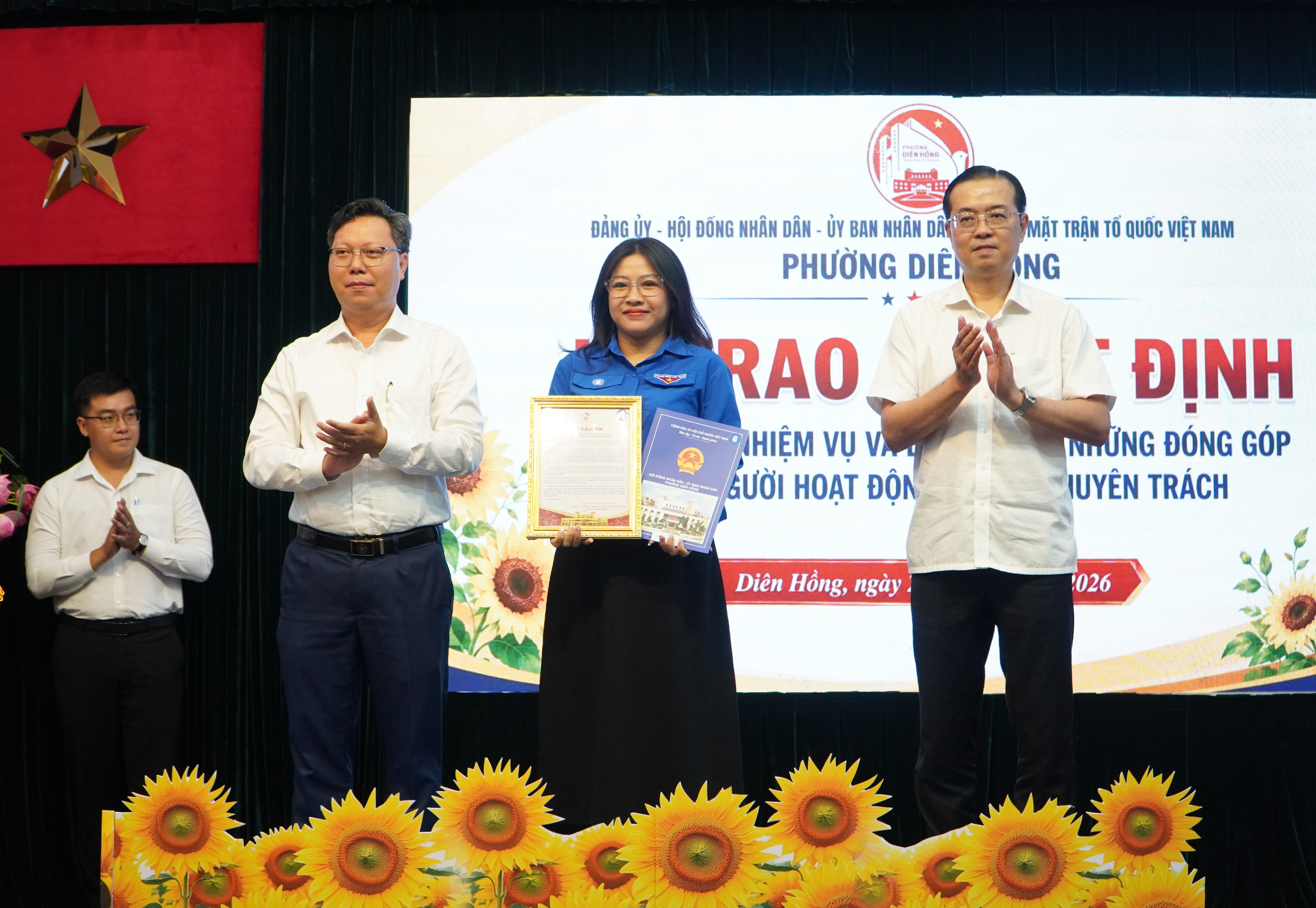 Chia tay phường, người hoạt động kh&ocirc;ng chuy&ecirc;n tr&aacute;ch cảm nhận m&igrave;nh được tr&acirc;n trọng! - Ảnh 1.