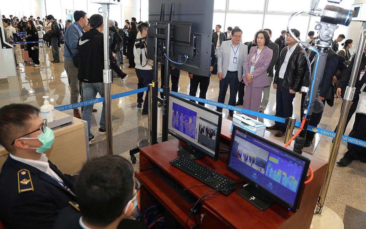 Siết chặt phòng tuyến ngăn dịch Ebola