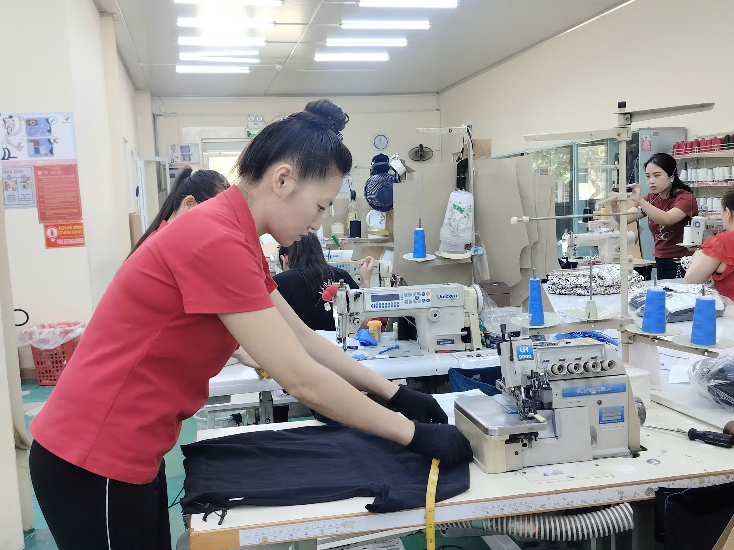 KH&Ocirc;NG ĐỂ C&Ocirc;NG NH&Acirc;N - LAO ĐỘNG PHẢI LO TOAN (*): N&acirc;ng chất việc l&agrave;m, cơ hội th&iacute;ch ứng - Ảnh 1.