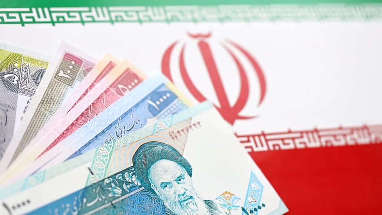 Iran y&ecirc;u cầu Mỹ mở phong tỏa 12 tỷ USD để tiếp tục đ&agrave;m ph&aacute;n - Ảnh 1.