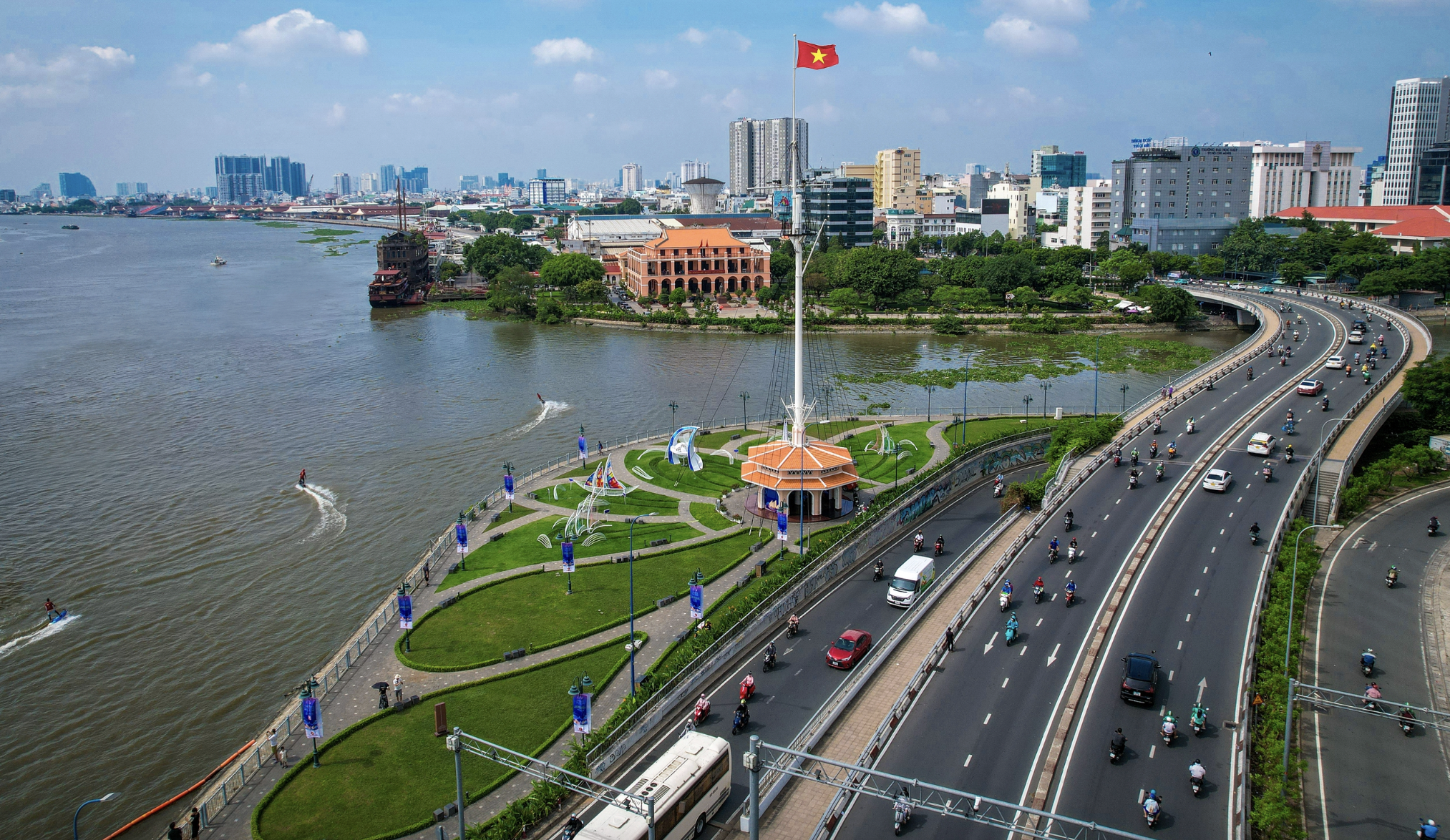 Cuộc thi &ldquo;T&ocirc;i y&ecirc;u th&agrave;nh phố của t&ocirc;i&rdquo;: T&igrave;nh trong cốt c&aacute;ch, nghĩa ở ch&iacute;nh s&aacute;ch - Ảnh 1.