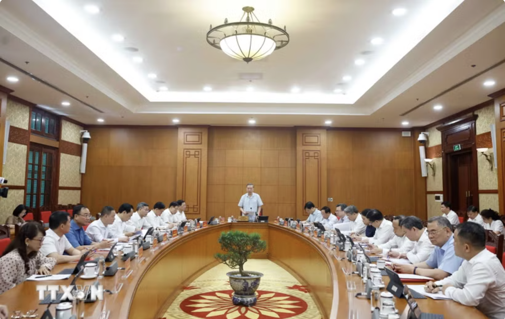 Tổng B&iacute; thư, Chủ tịch nước T&ocirc; L&acirc;m: Nghi&ecirc;n cứu khoa học cơ bản phải đổi mới mạnh mẽ - Ảnh 1.