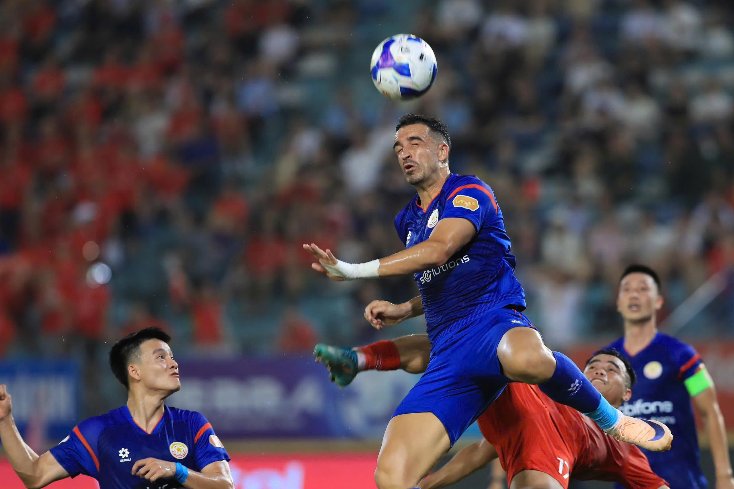 Vòng 24 V-League: 5 đội cùng đua trụ hạng, Ninh Bình bật khỏi top 3 - Ảnh 1.