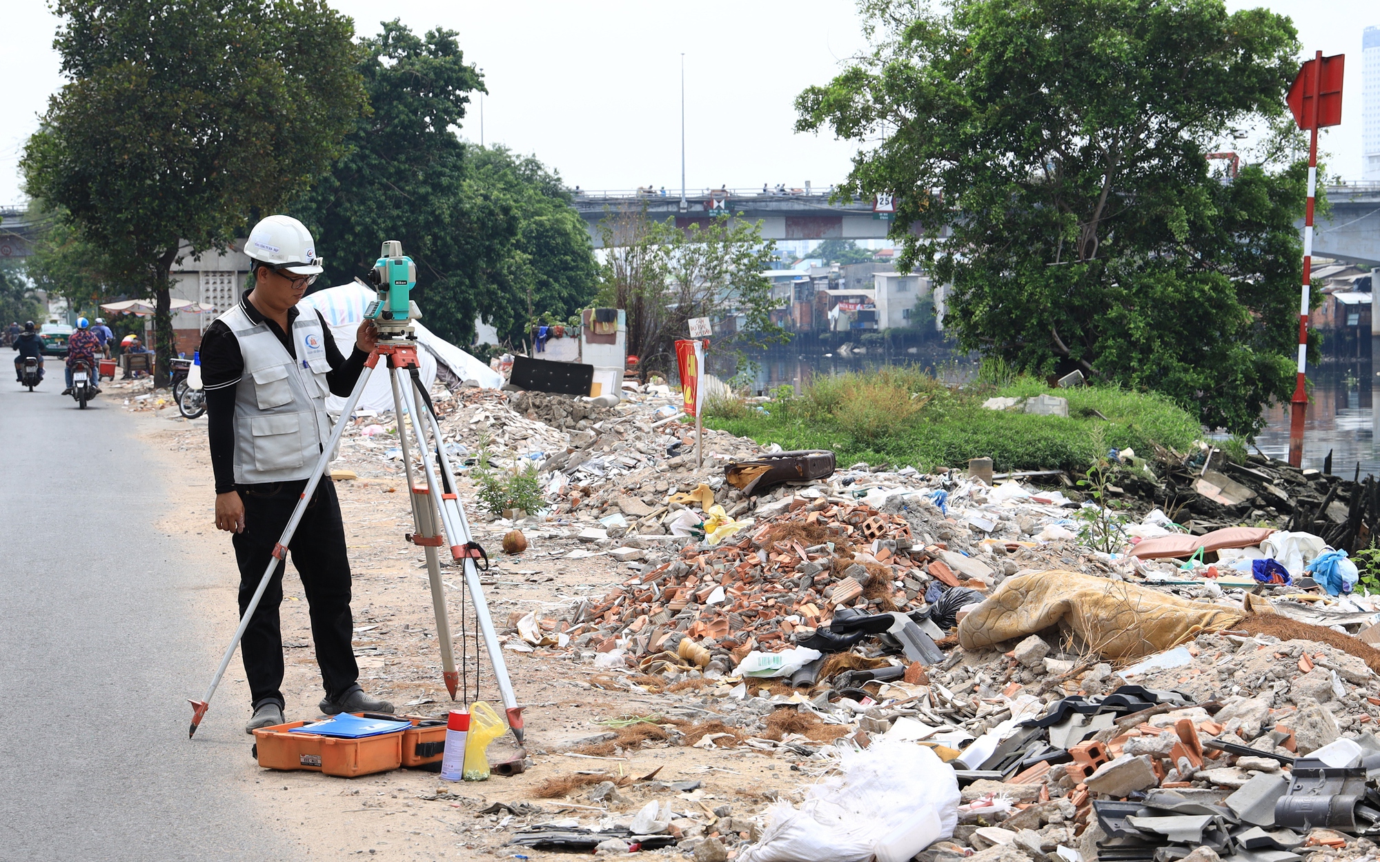 Kênh rạch hồi sinh, nâng tầm đô thị (*): Sức sống trên công trường