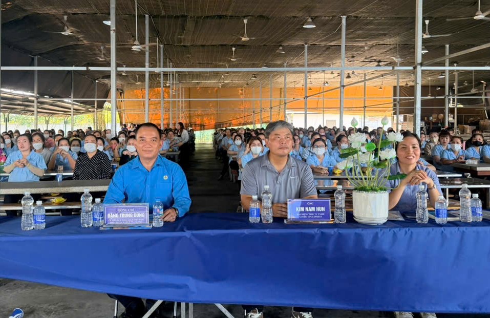 Nâng cao nhận thức về chăm sóc sức khỏe sinh sản cho người lao động - Ảnh 1.