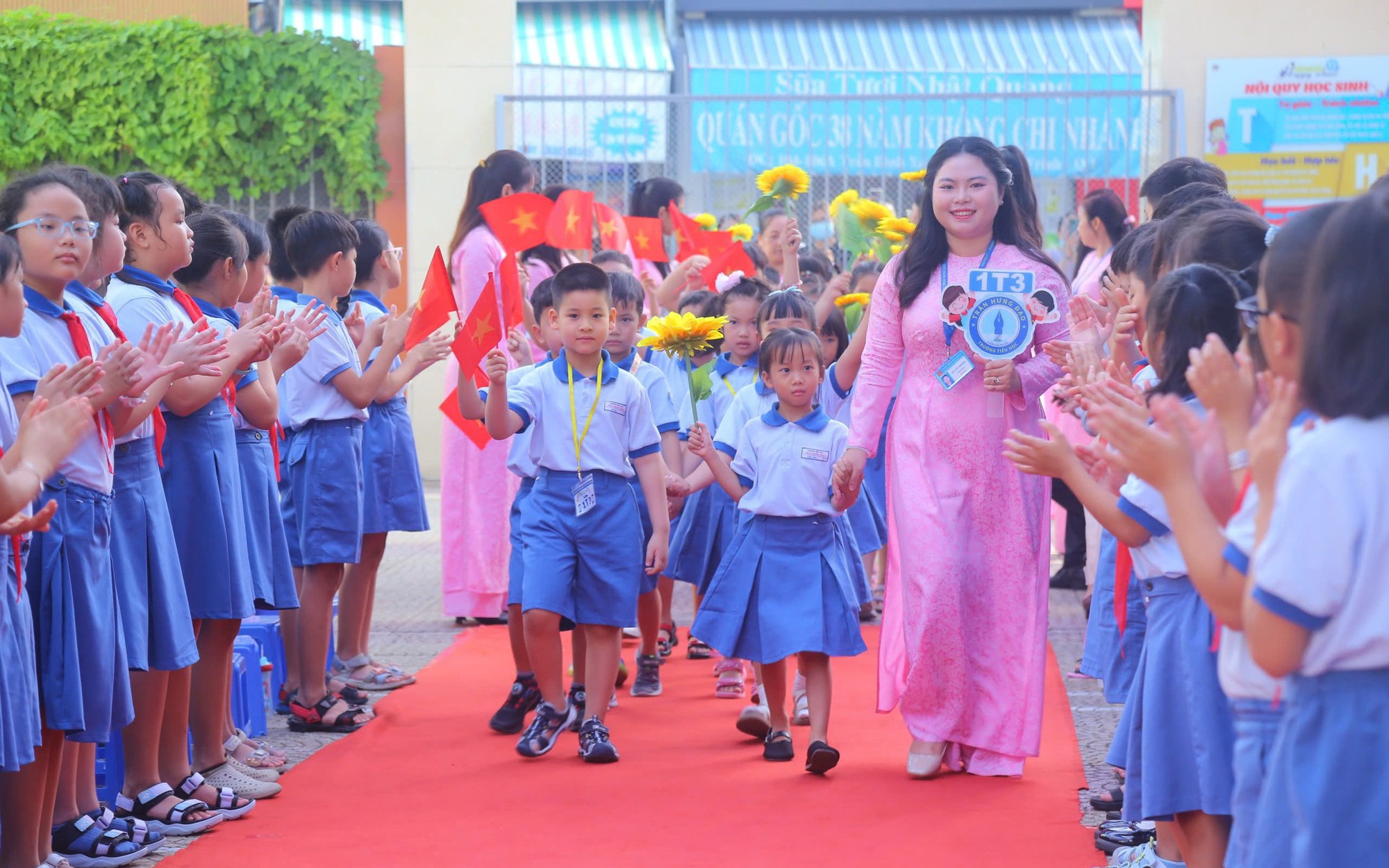 Ngày mai, phụ huynh TPHCM bắt đầu đăng ký tuyển sinh đầu cấp: Chi tiết hướng dẫn và lưu ý