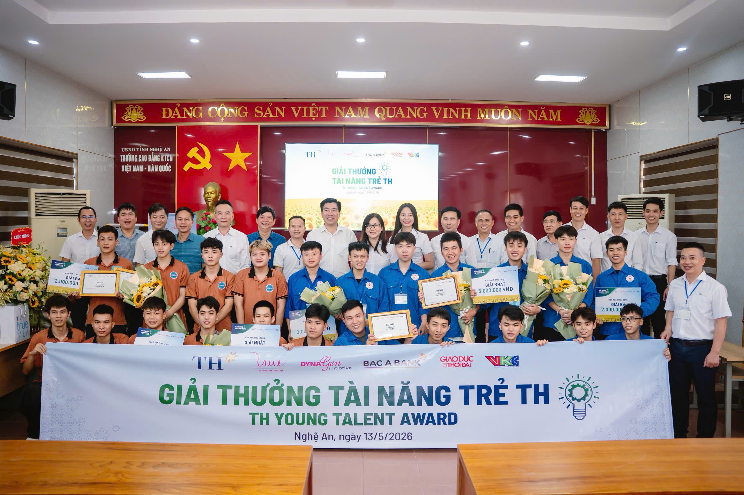 Giải thưởng Tài năng trẻ TH: Từ sân chơi "4 thật" đến cơ hội nghề nghiệp thực tế - Ảnh 3.