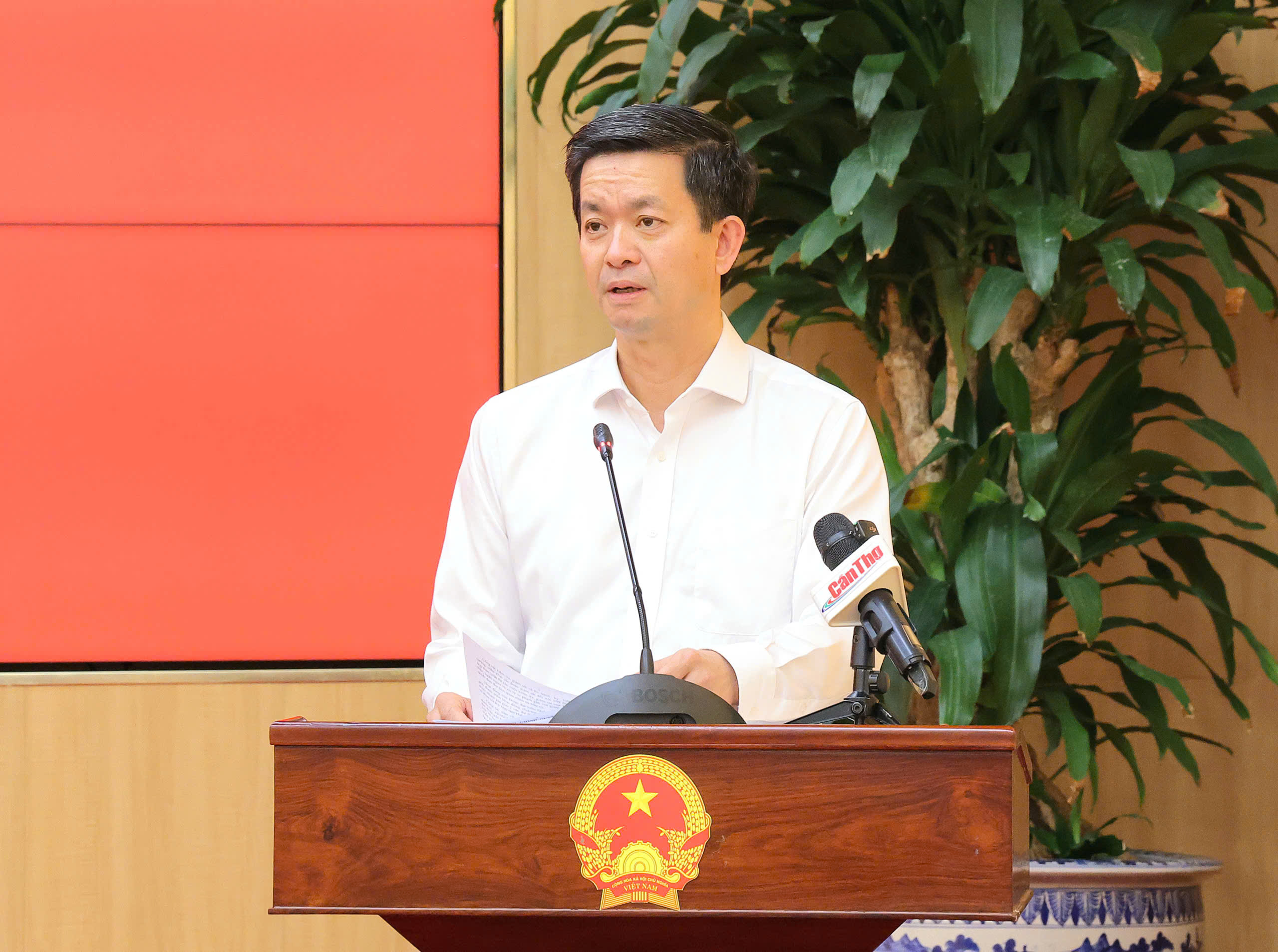 Thủ tướng L&ecirc; Minh Hưng y&ecirc;u cầu Cần Thơ đảm bảo nguy&ecirc;n vật liệu cho c&aacute;c c&ocirc;ng tr&igrave;nh lớn 2026 - Ảnh 3.