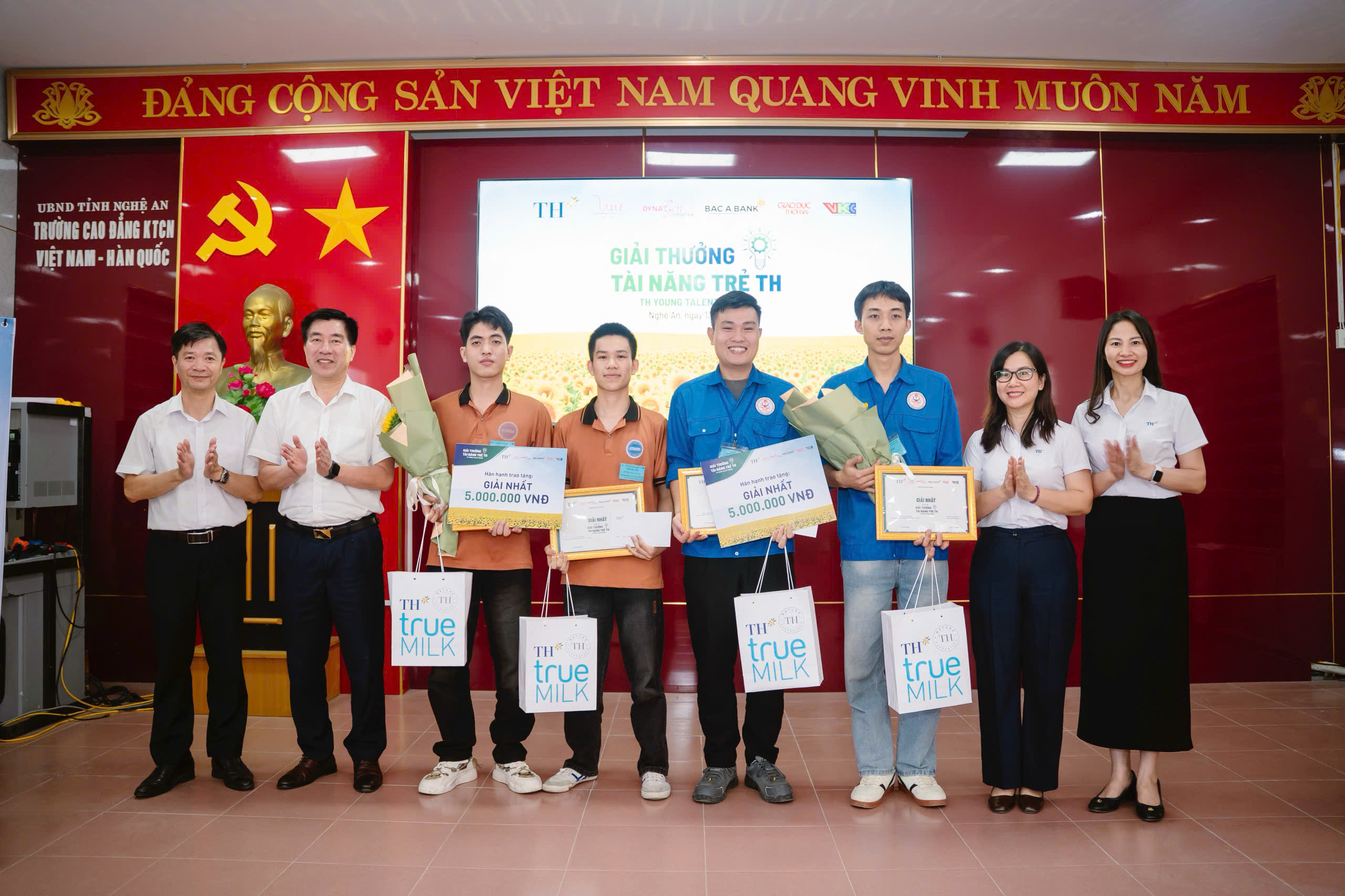 Giải thưởng Tài năng trẻ TH: Từ sân chơi "4 thật" đến cơ hội nghề nghiệp thực tế - Ảnh 4.