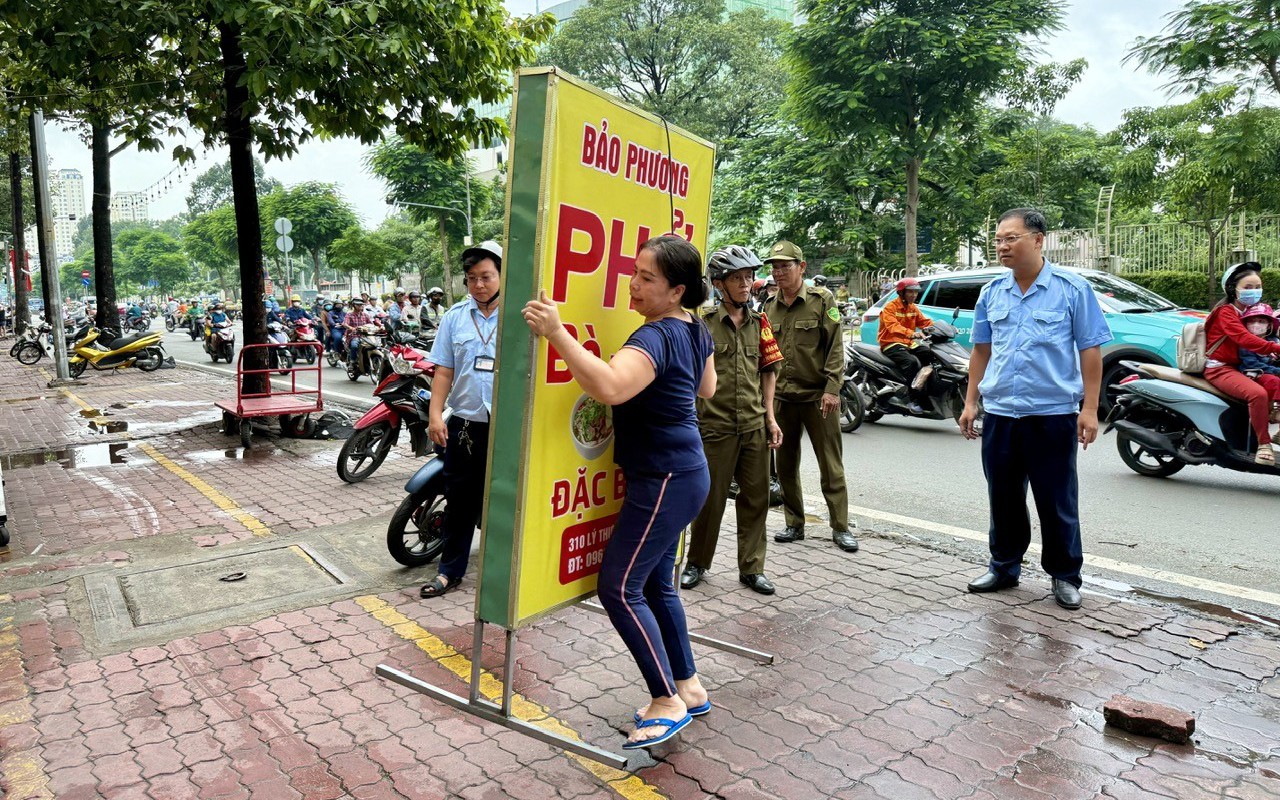 TPHCM triển khai phần mềm quản lý sử dụng tạm thời vỉa hè trong 18 tháng