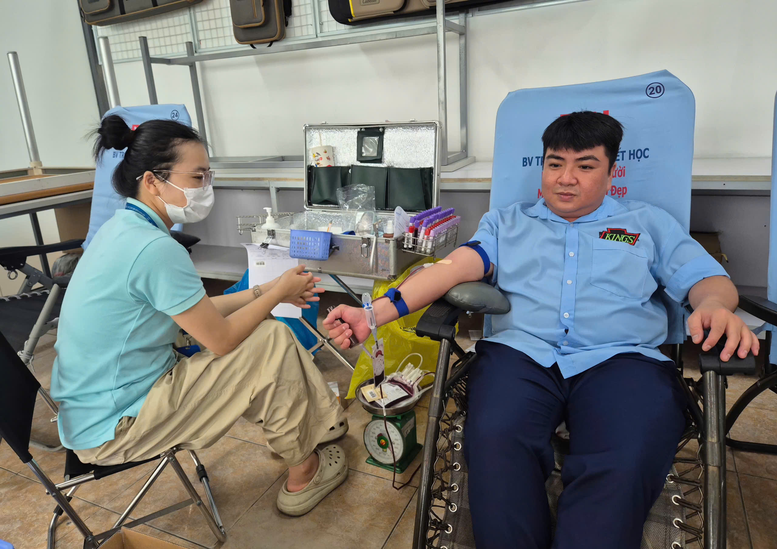 Ý nghĩa chương trình hiến máu tình nguyện "Trao giọt máu- gửi sức khỏe- lan tỏa yêu thương" - Ảnh 2.