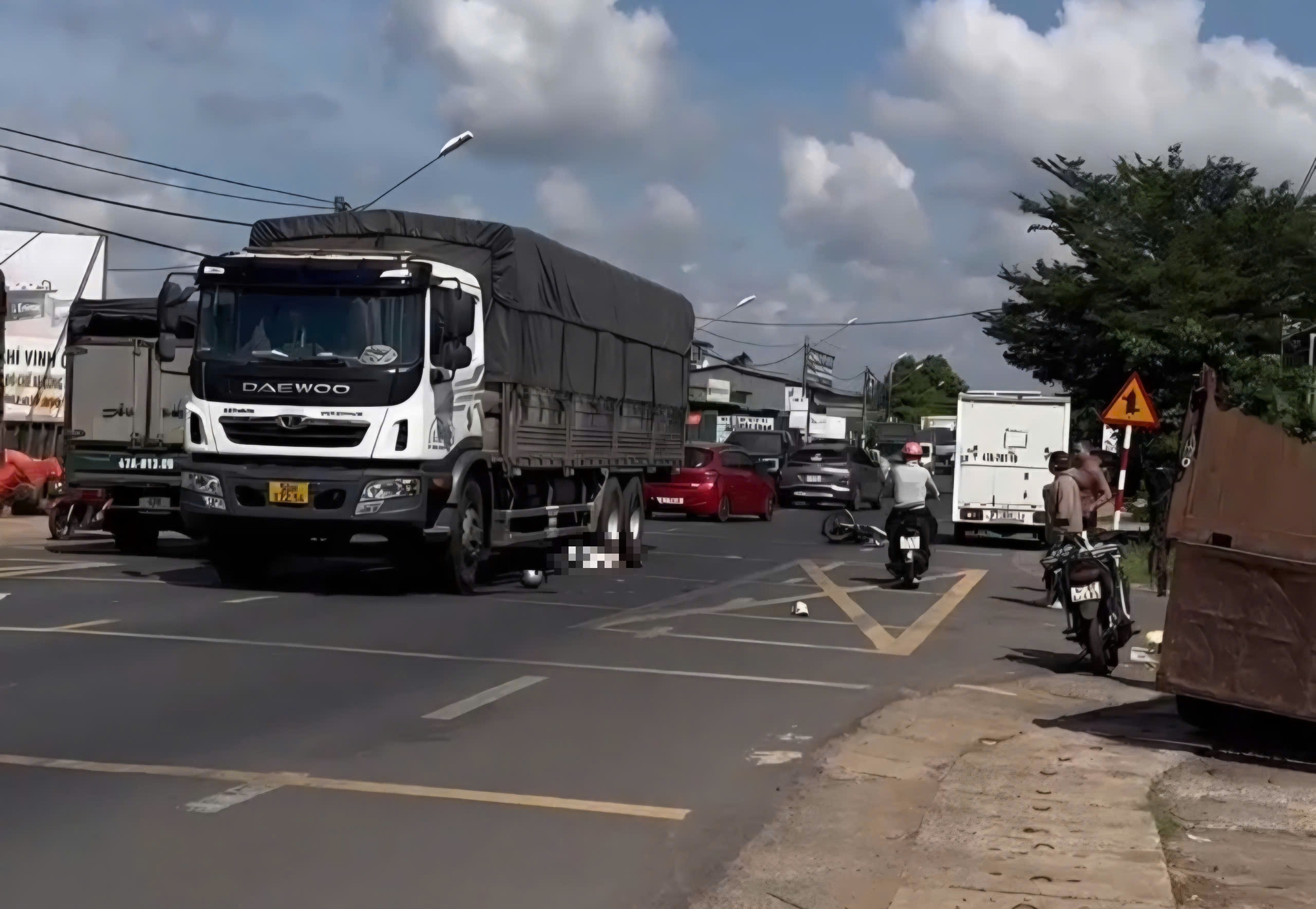 Nữ sinh lớp 9 tử vong thương t&acirc;m trong vụ tai nạn xe tải tại Đắk Lắk - Ảnh 1.