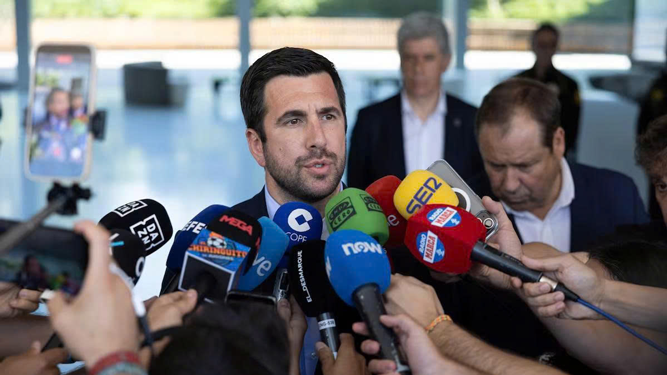 Chủ tịch của Real Madrid lần đầu c&oacute; đối thủ - Ảnh 1.