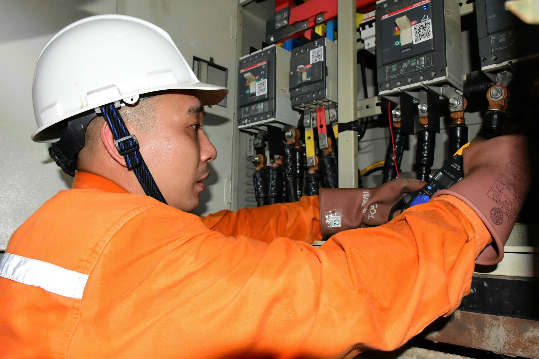 Xuất hiện mất điện do qu&aacute; tải Tại H&agrave; Nội trong đợt nắng n&oacute;ng 2026 - Ảnh 1.