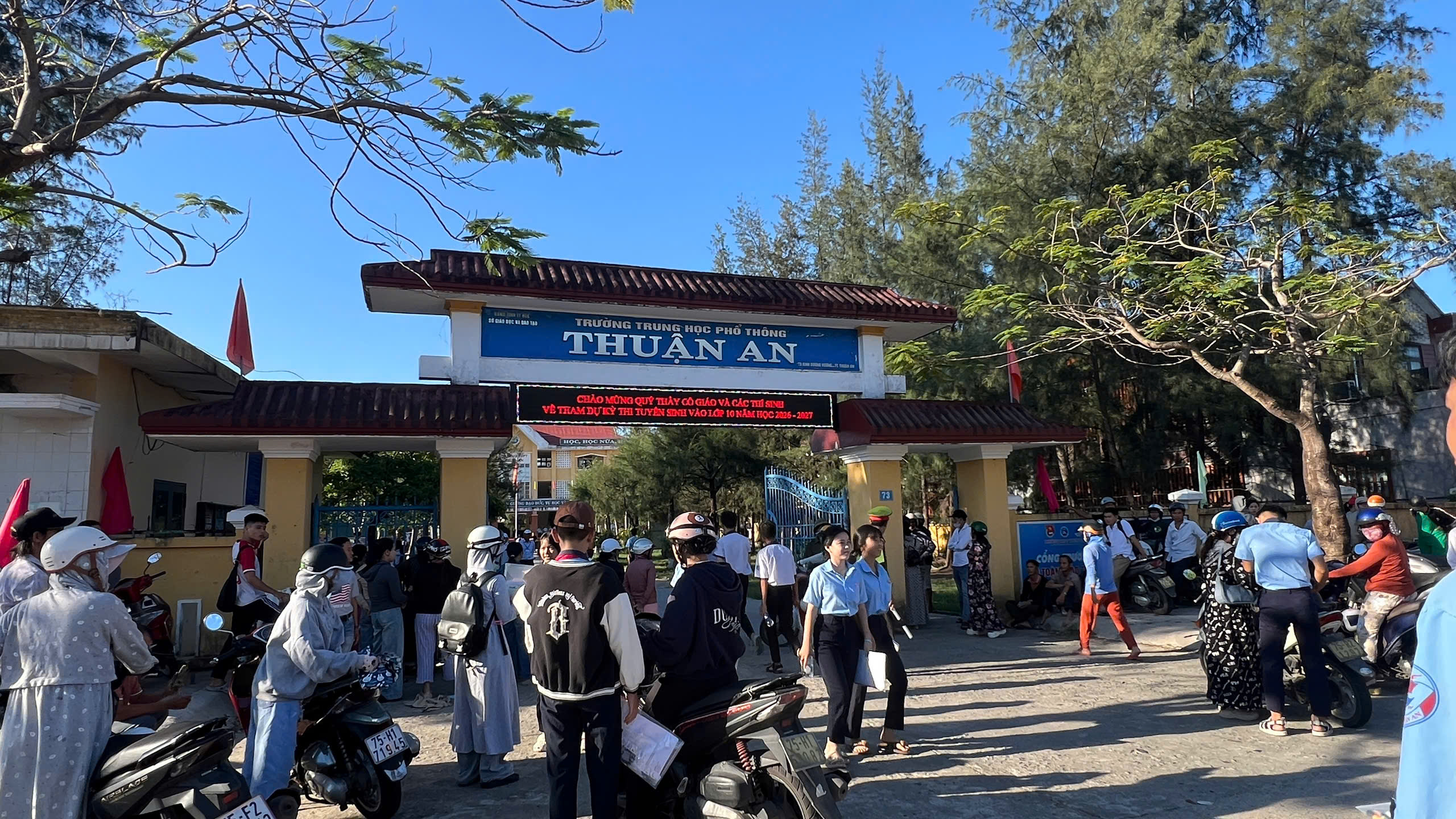 Hơn 18.000 th&iacute; sinh ở Huế thi v&agrave;o lớp 10 THPT - Ảnh 2.