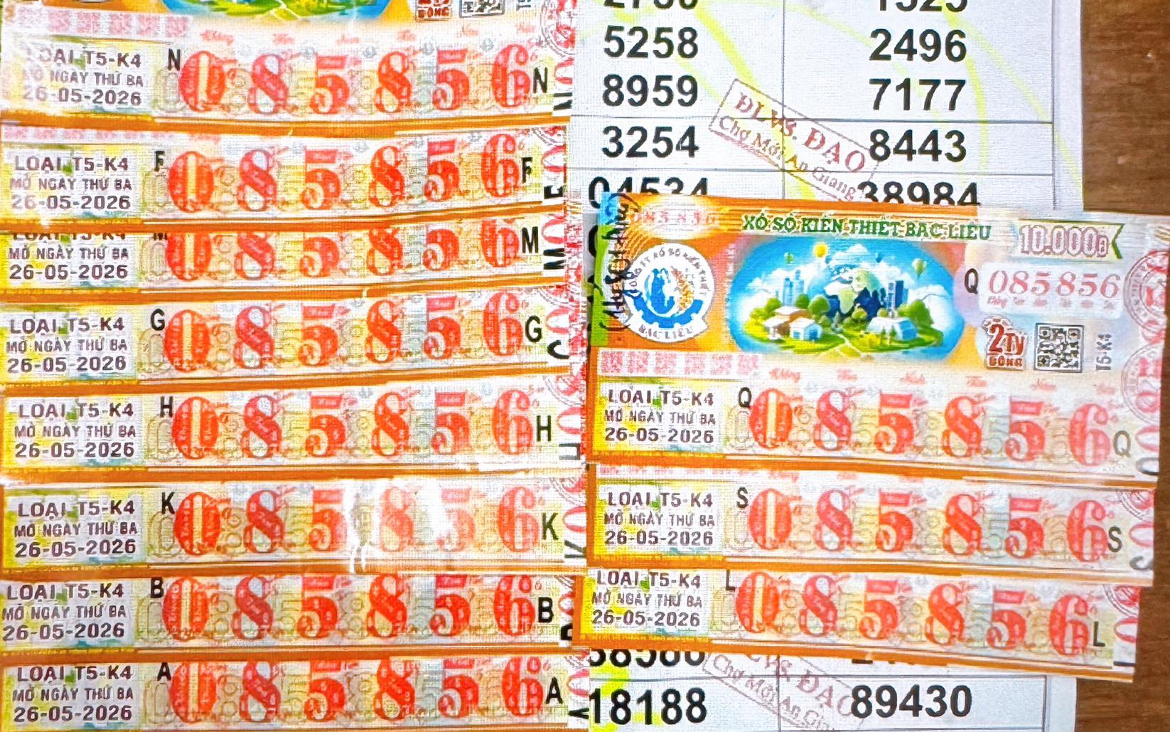 Chiều 27-5, lộ diện người trúng giải độc đắc 11 vé xổ số miền Nam