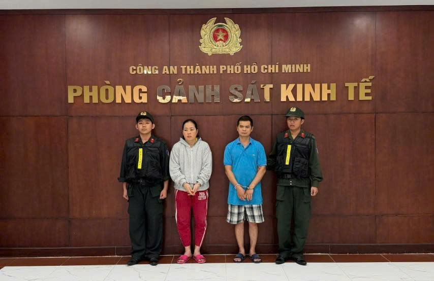 Phỏng vấn độc quyền: C&ocirc;ng an TPHCM quyết &ldquo;đ&aacute;nh tận gốc&rdquo; c&aacute;c đường d&acirc;y h&agrave;ng giả, thực phẩm bẩn - Ảnh 30.
