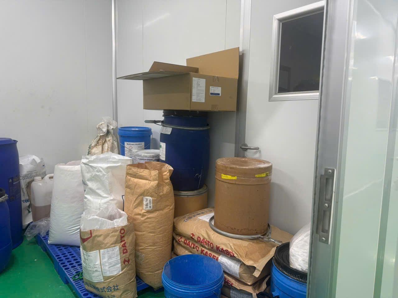 Phỏng vấn độc quyền: C&ocirc;ng an TPHCM quyết &ldquo;đ&aacute;nh tận gốc&rdquo; c&aacute;c đường d&acirc;y h&agrave;ng giả, thực phẩm bẩn - Ảnh 16.