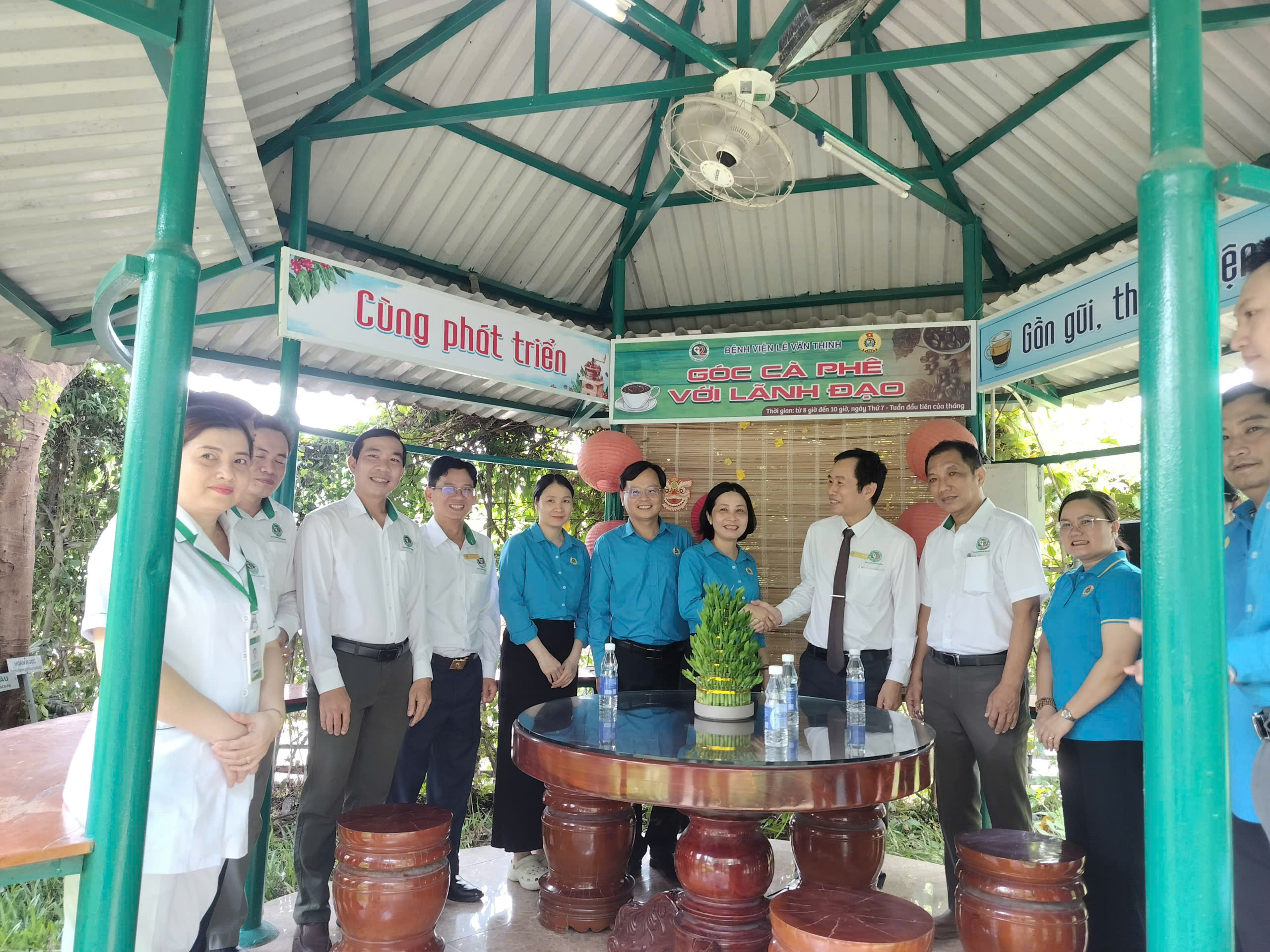 Bệnh viện Lê Văn Thịnh ra mắt Góc cà phê cùng lãnh đạo - Ảnh 1.