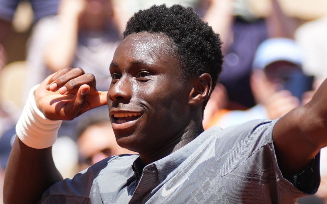 Tay vợt 17 tuổi, Moise Kouame viết tiếp câu chuyện cổ tích ở Roland Garros sau 5 set đấu